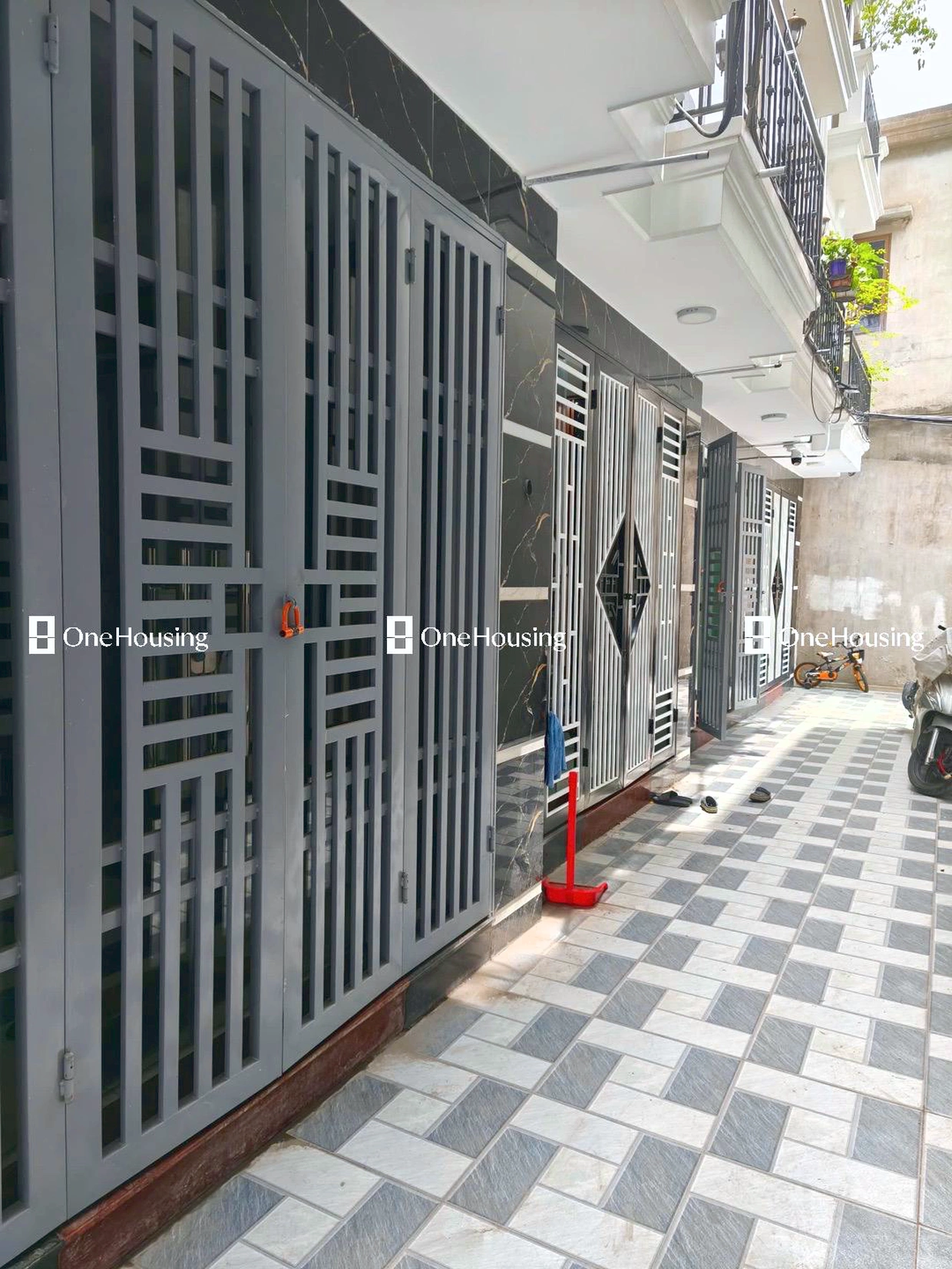 Bán nhà mặt ngõ cách Nguyễn Văn Linh 110m Q Long Biên diện tích 30m²