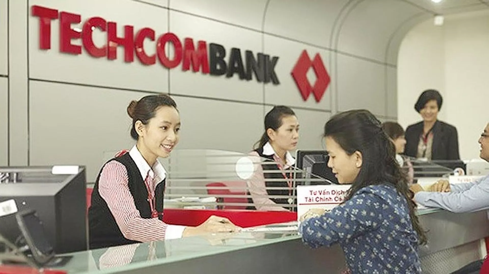 Vay ngân hàng Techcombank 600 triệu mua nhà trong 15 năm, gốc lẫn lãi phải trả mỗi tháng là bao nhiêu?