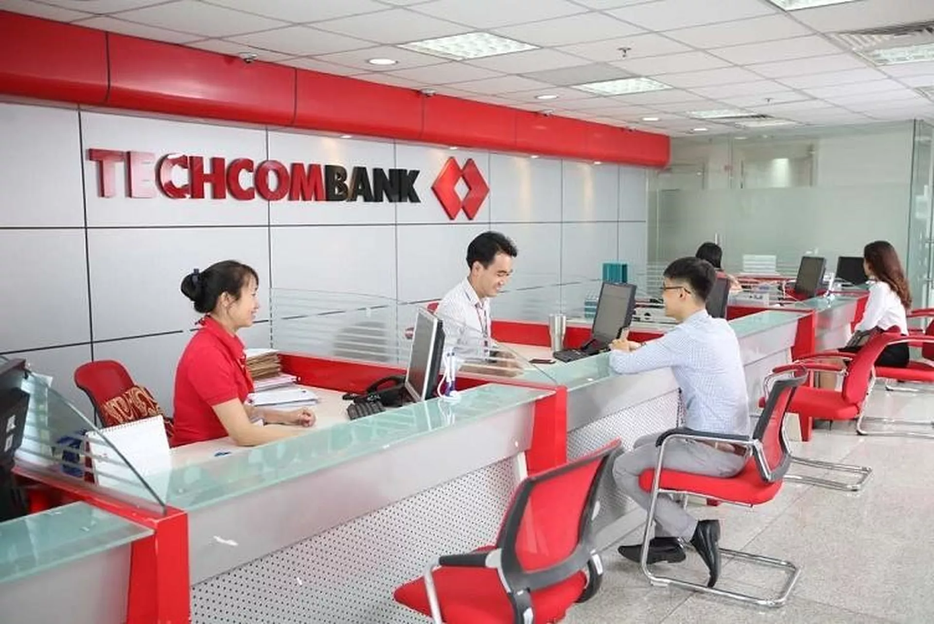 Vay ngân hàng Techcombank 1,6 tỷ mua nhà trong 20 năm, gốc lẫn lãi phải trả mỗi tháng là bao nhiêu?