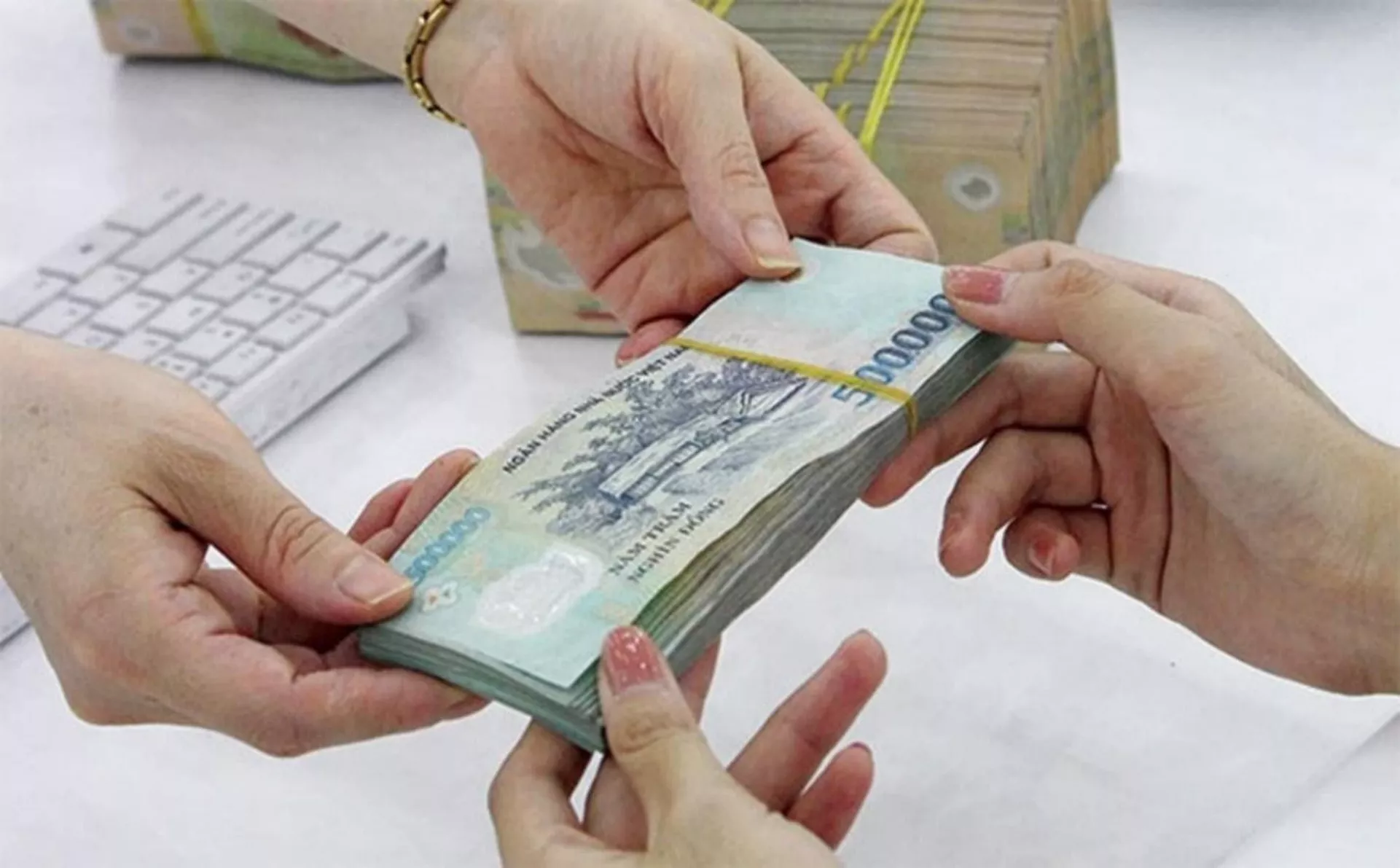Lợi nhuận từ tiền gửi tiết kiệm tại ngân hàng có bị tính thuế thu nhập cá nhân không?
