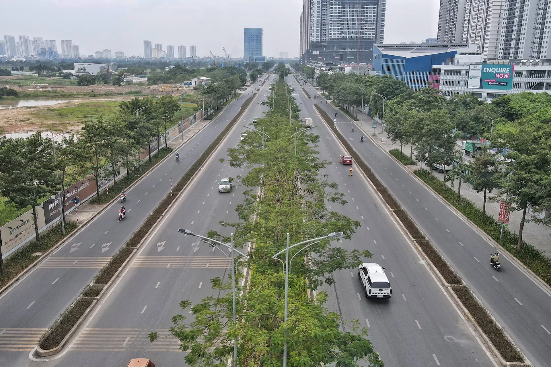 Hà Nội đẩy nhanh tiến độ trục đại lộ Tây Thăng Long 10 làn xe sau 4 năm chậm trễ