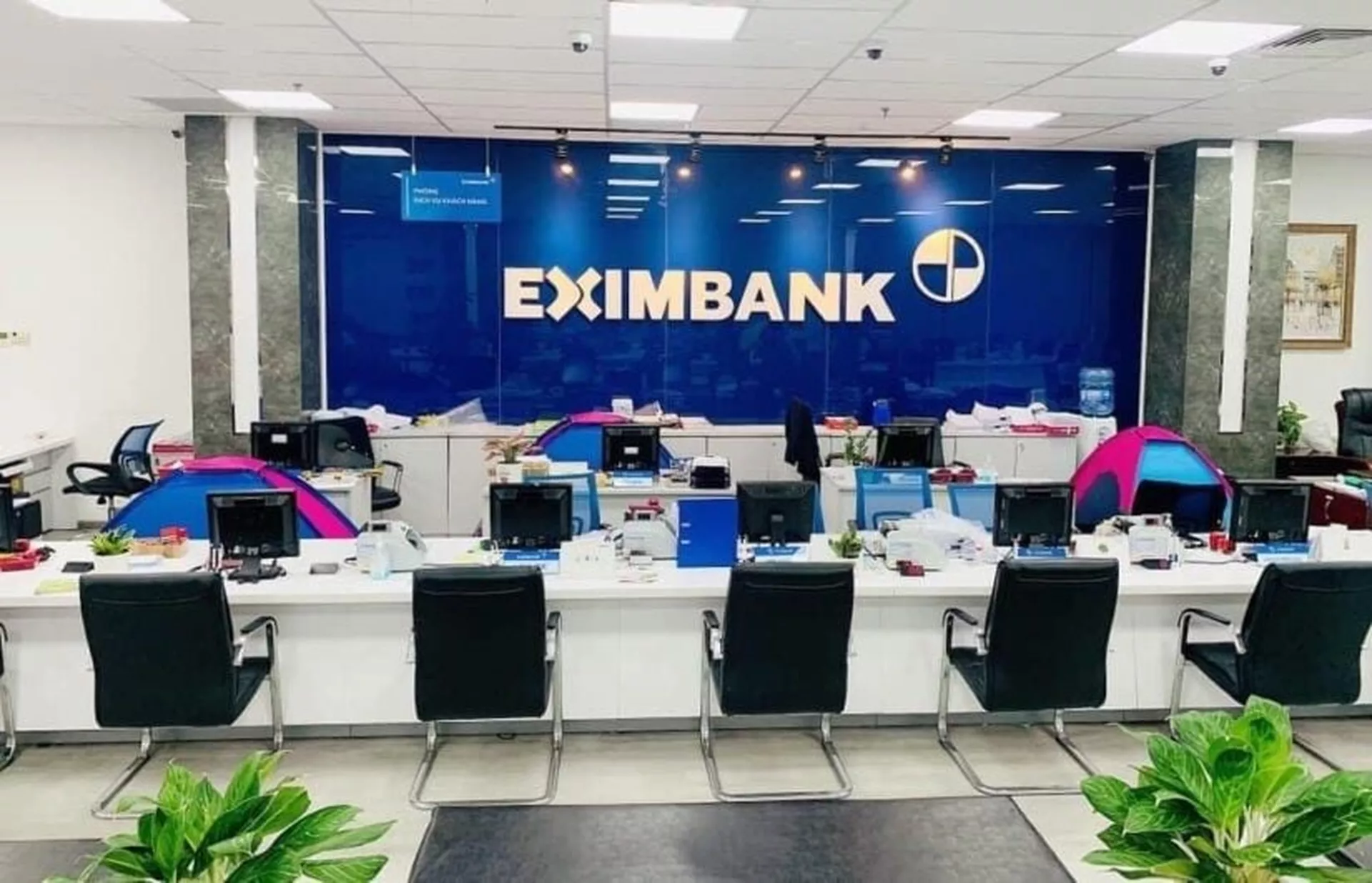 Lãi suất ngân hàng hôm nay 19/5/2025: Eximbank tăng lãi suất kỳ hạn ngắn