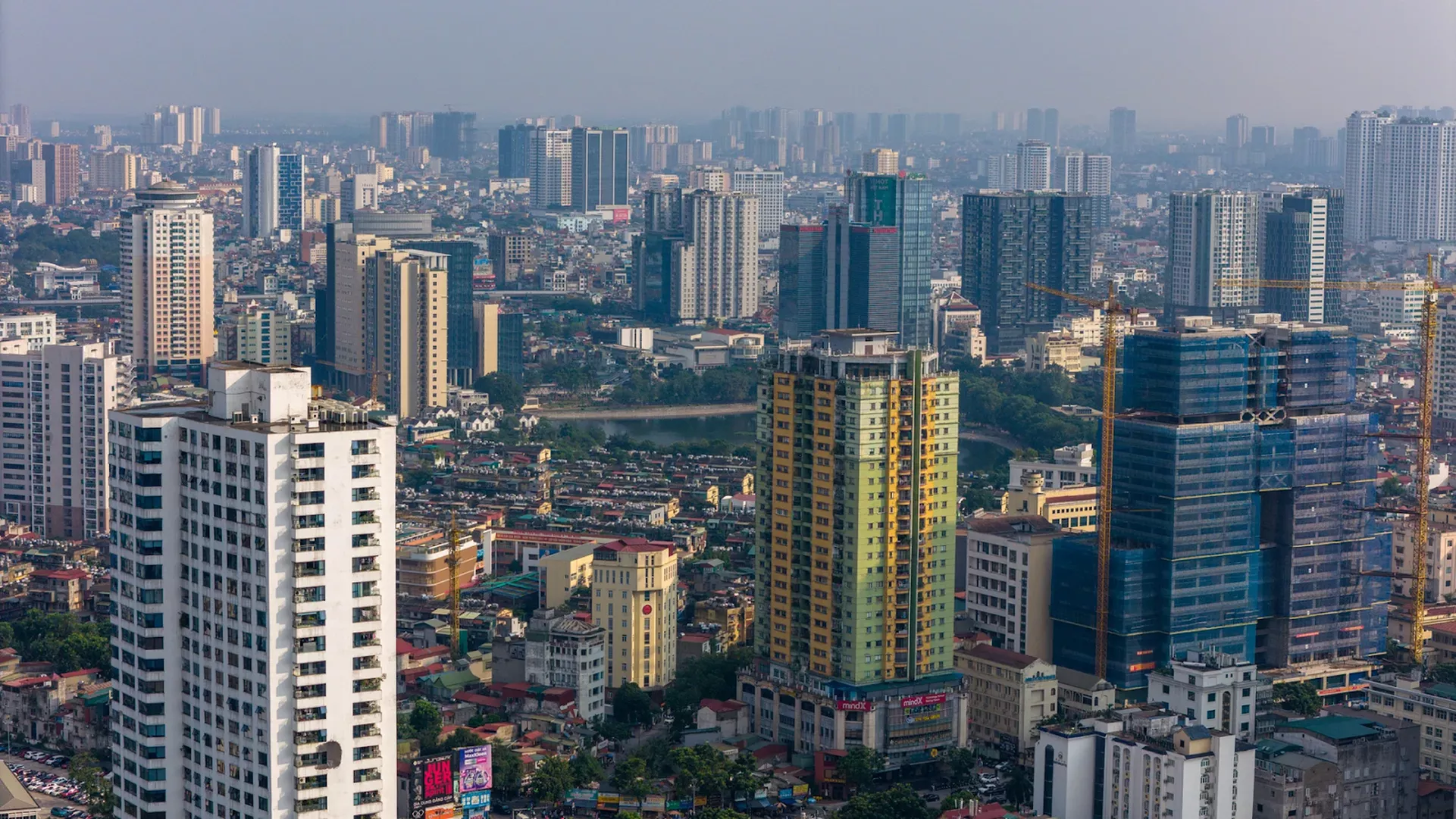 Thủ tướng ra 10 chỉ đạo "nóng" gỡ vướng cho bất động sản: Tăng cung, giảm giá, siết đầu cơ