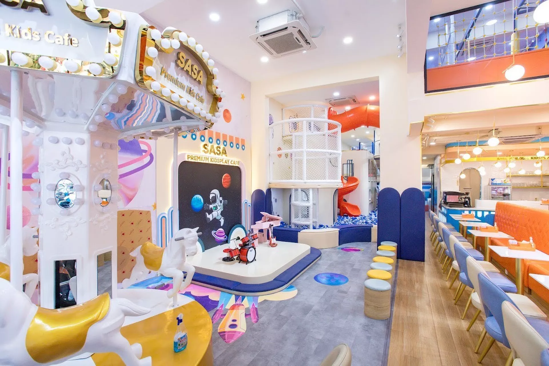 Quán cà phê có khu vui chơi trẻ em SASA Kids Cafe gần chung cư Him Lam Chợ Lớn có gì thú vị?