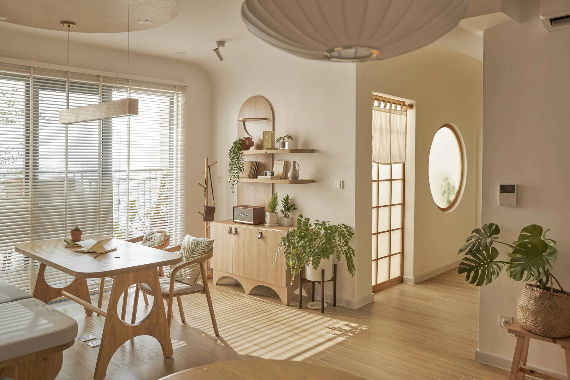 Căn hộ 86m2 thiết kế theo phong cách Nhật, đẹp như một quán cafe