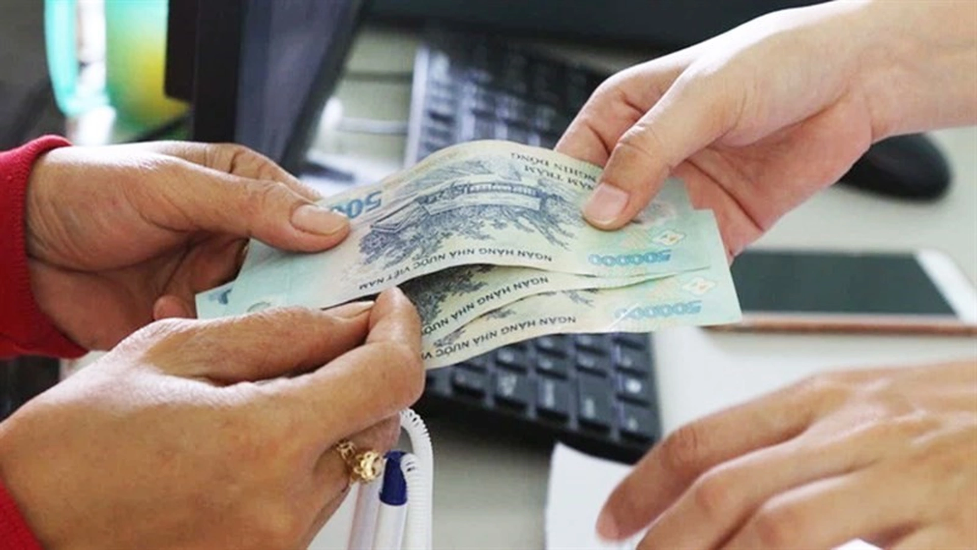 Thu nhập của dân Hà Nội liệu có đuổi kịp giá nhà ở tăng liên tục?