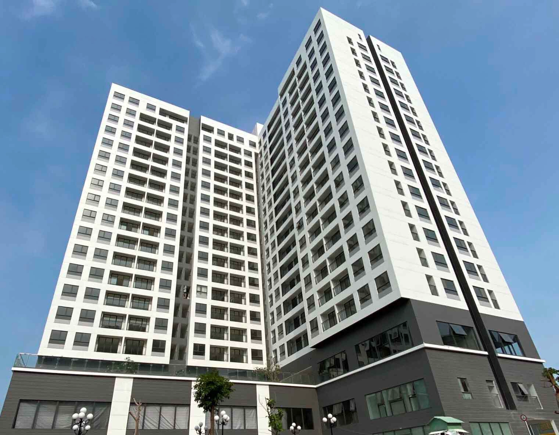 Căn hộ chung cư Goldora Plaza có diện tích bao nhiêu m2?