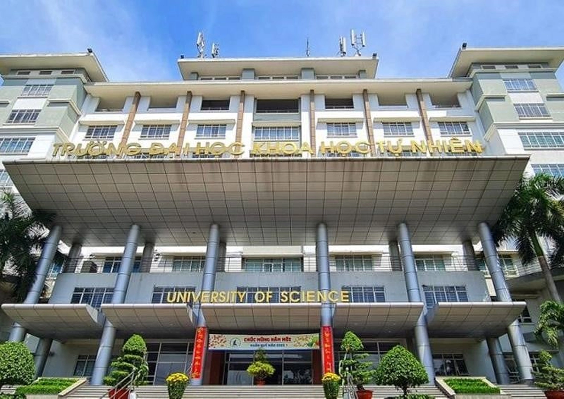 Chung cư cao cấp nào gần Đại học Khoa học Tự nhiên, quận 5?