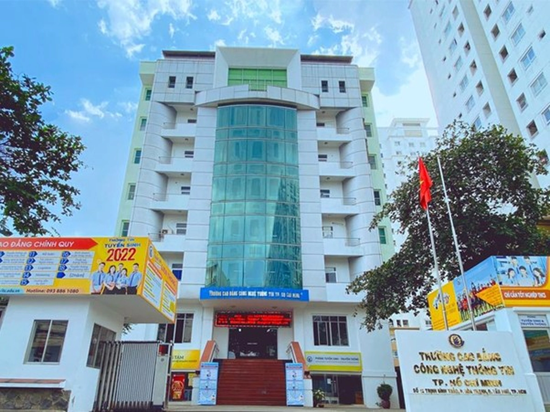 Chung cư cao cấp nào gần Cao đẳng Công nghệ thông tin TP Hồ Chí Minh, quận Tân Phú?