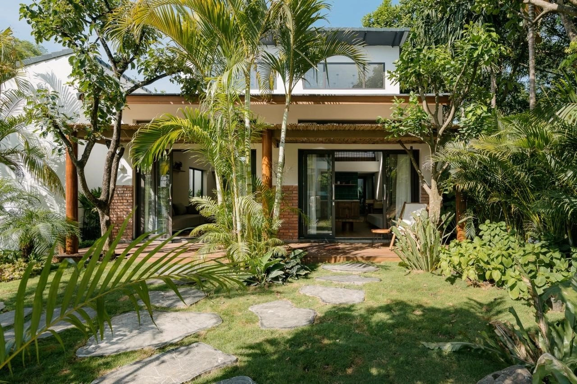 Điểm danh 7 loại cây không nên trồng trước nhà kẻo ảnh hưởng phong thủy