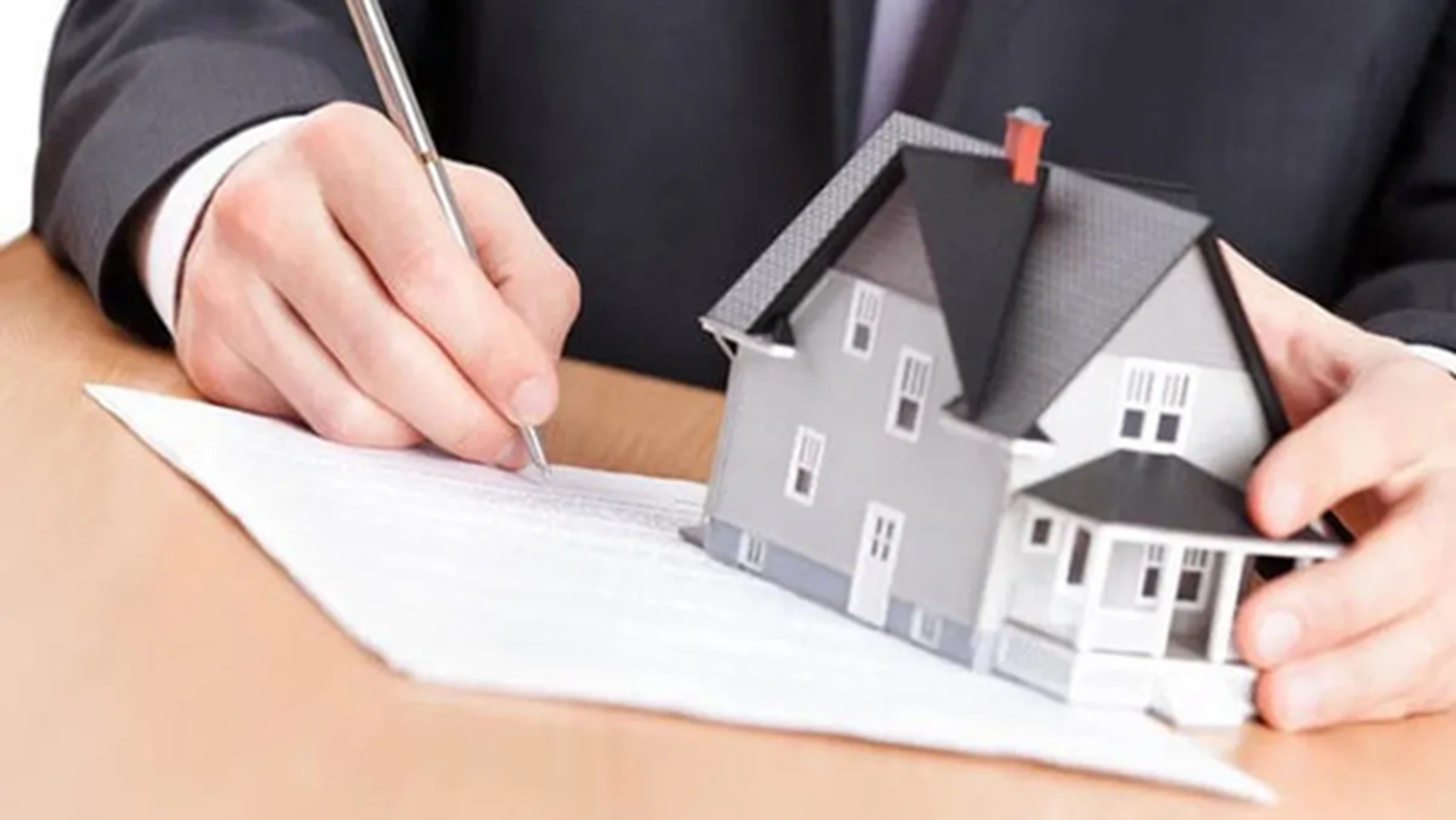 Mẫu đơn xin gia hạn sử dụng đất mới nhất? Hướng dẫn chi tiết cách điền mẫu đơn