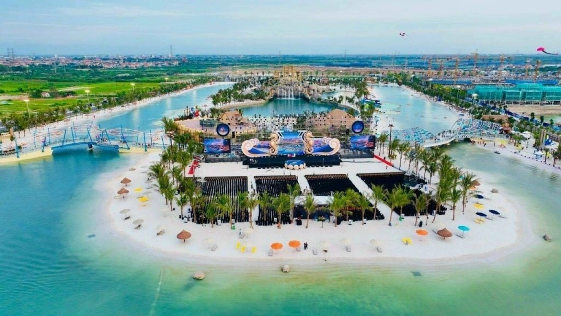 Giá vé biển nhân tạo Hưng Yên tại thời điểm hiện tại là đắt hay rẻ? Cư dân và khách nước ngoài mức giá có giống nhau không?