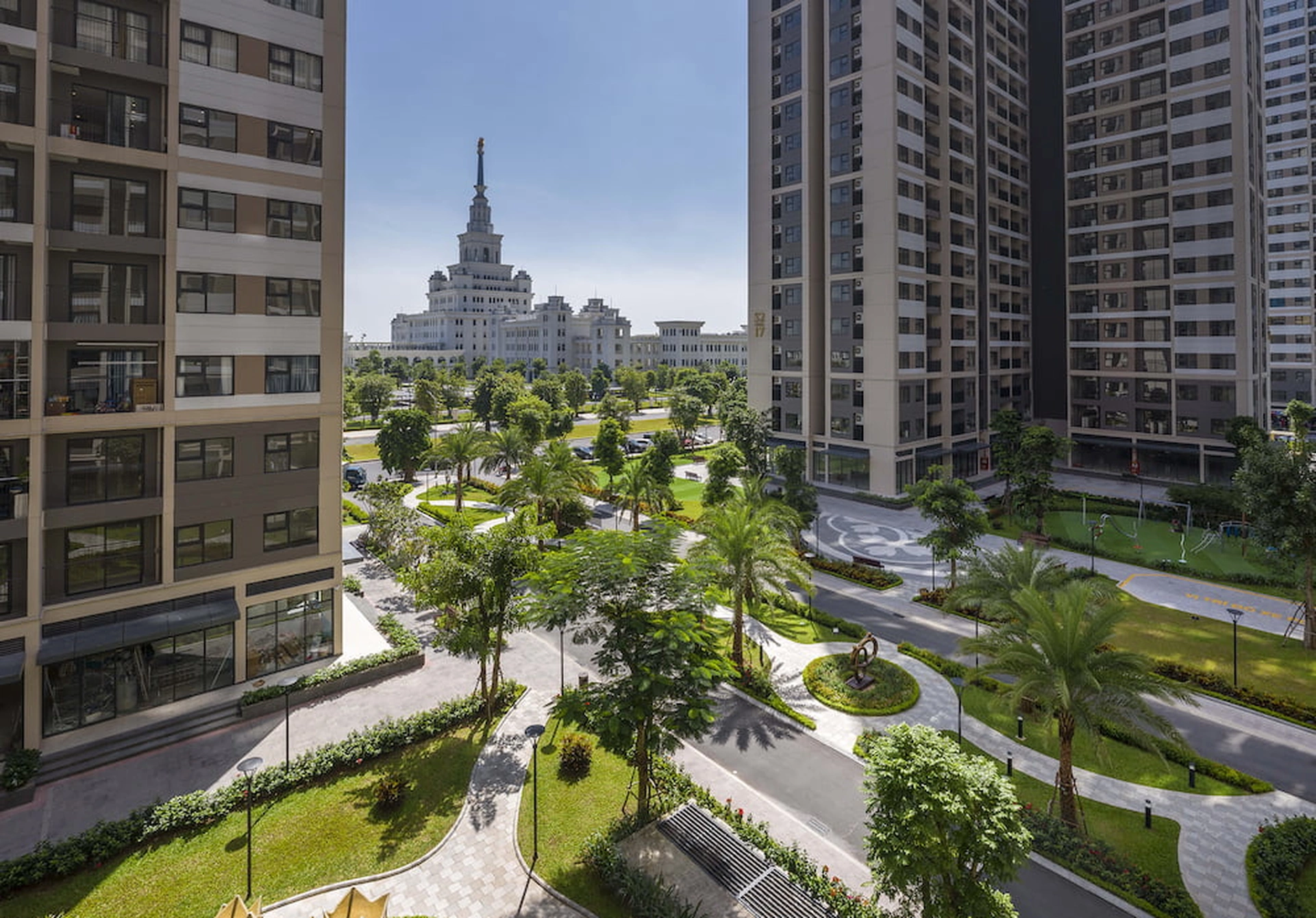 Mặt bằng hình chữ U xuất hiện ở những toà căn hộ nào tại phân khu The Sapphire 2 Vinhomes Ocean Park 1? Những lợi ích mà loại mặt bằng này mang lại là gì?