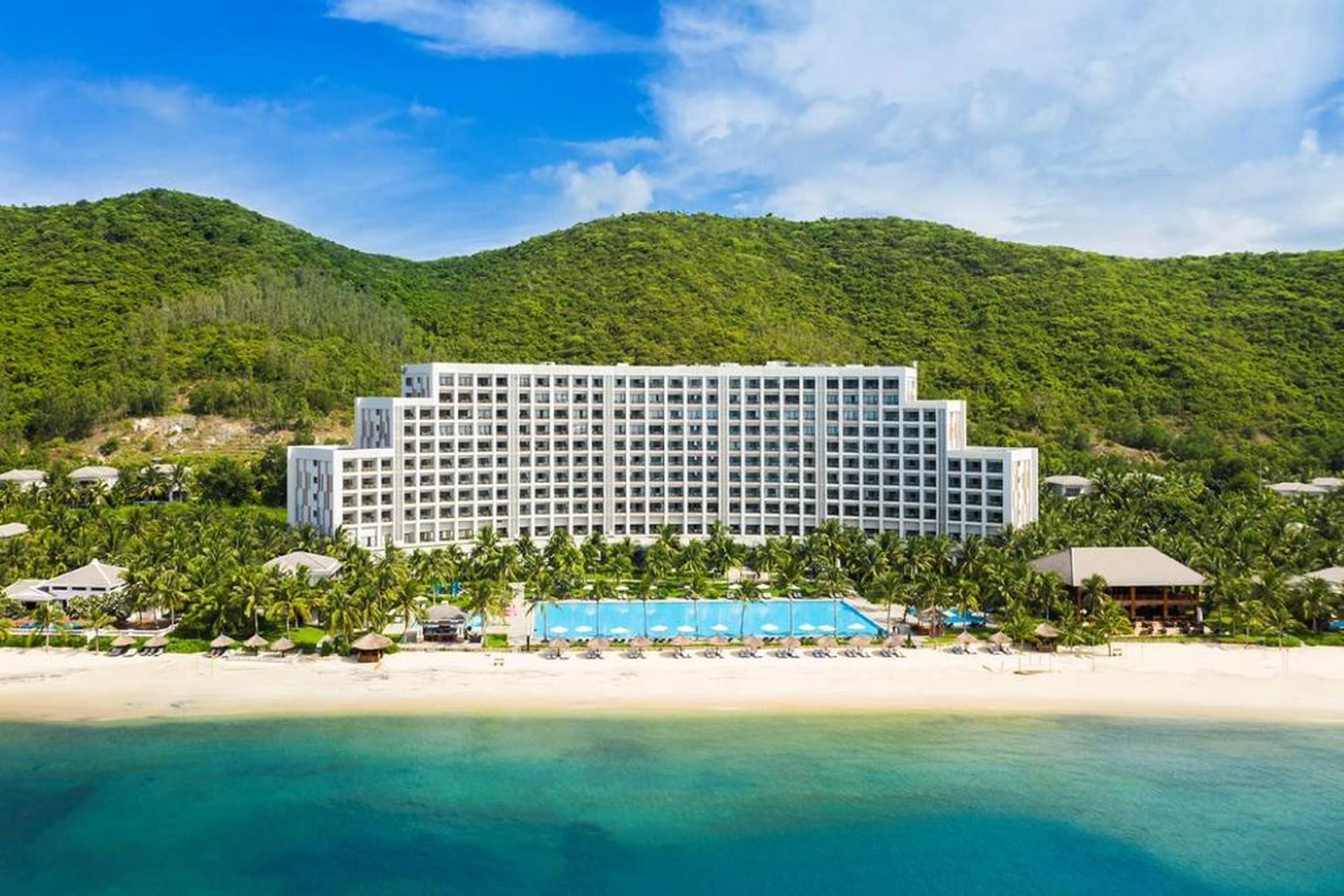 Khách sạn Vinpearl Nha Trang Bay Resort & Villas Nha Trang địa chỉ cụ thể ở đâu?