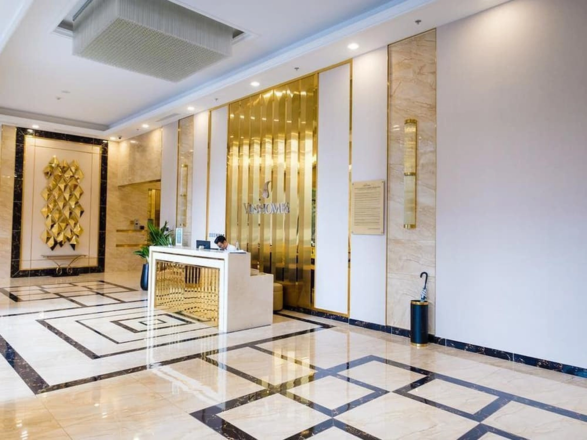 Hướng dẫn cách di chuyển từ Vinhomes Golden River đến ga tàu thủy Bạch Đằng