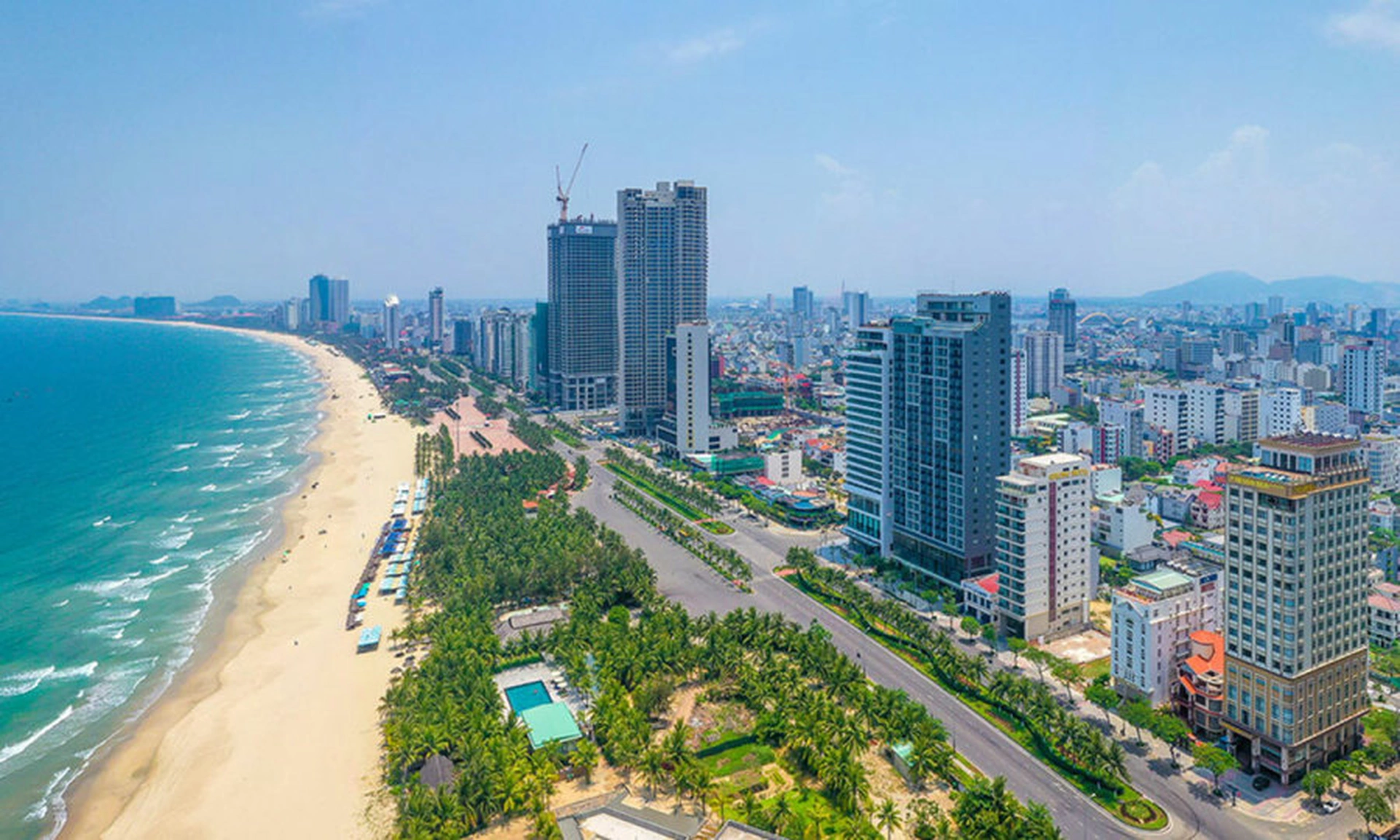 Có nên tự quản lý và vận hành condotel?