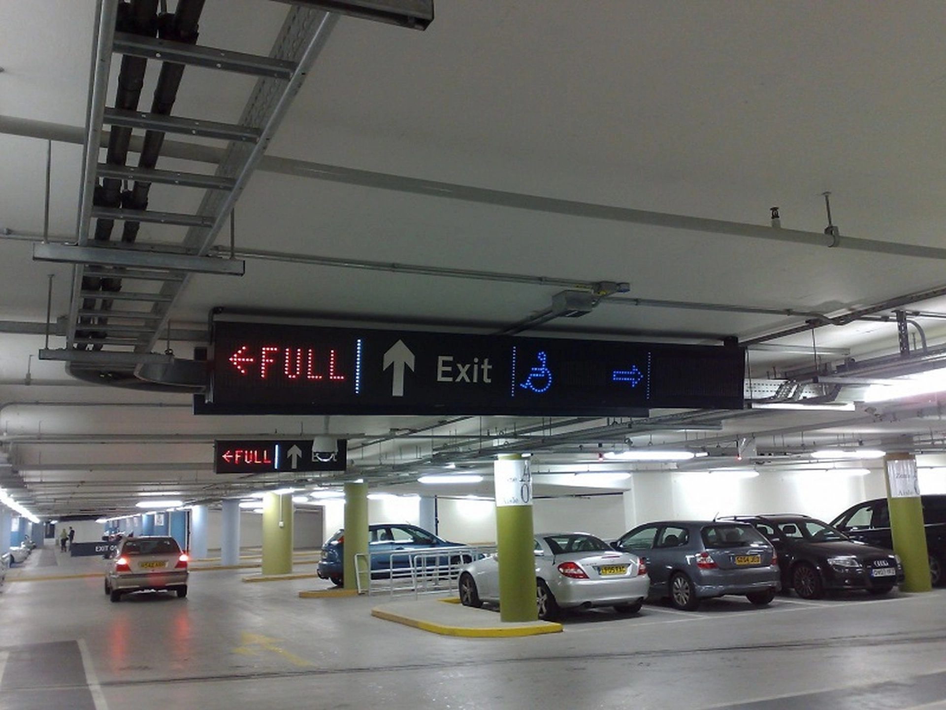 Có đủ chỗ đậu ôtô và xe máy tại chung cư Hồ Gươm Plaza quận Hà Đông không?
