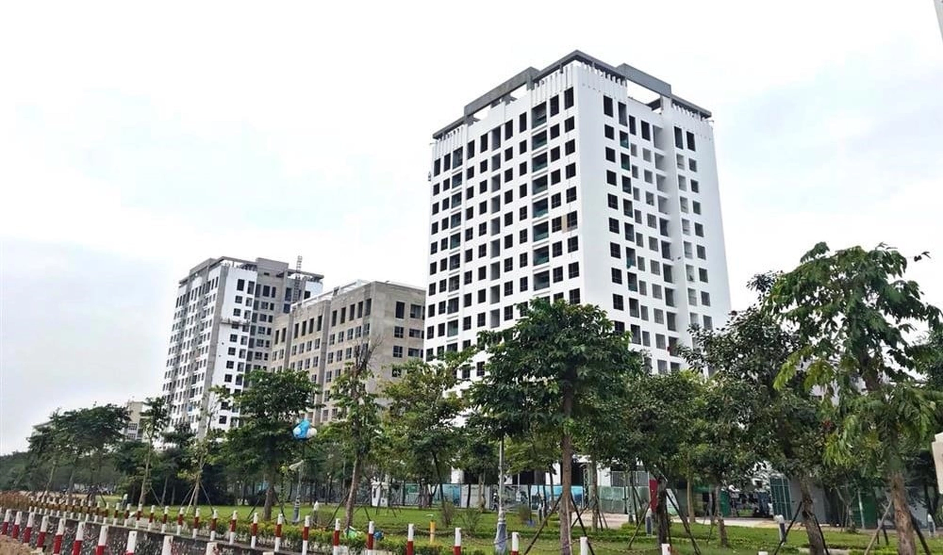 Có đủ chỗ đậu ôtô và xe máy tại chung cư Valencia Garden quận Long Biên không?