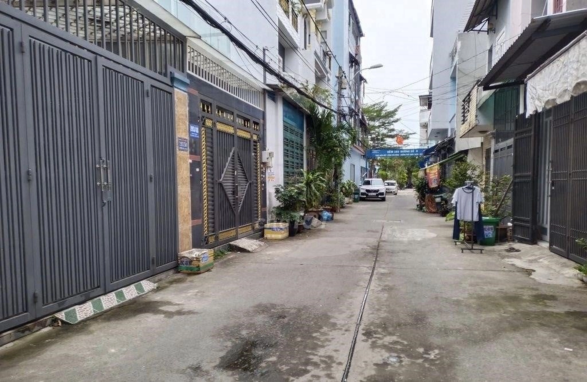 Bán 2 căn chung cư giá rẻ để mua nhà mặt đất trong ngõ: Nên hay không nên?