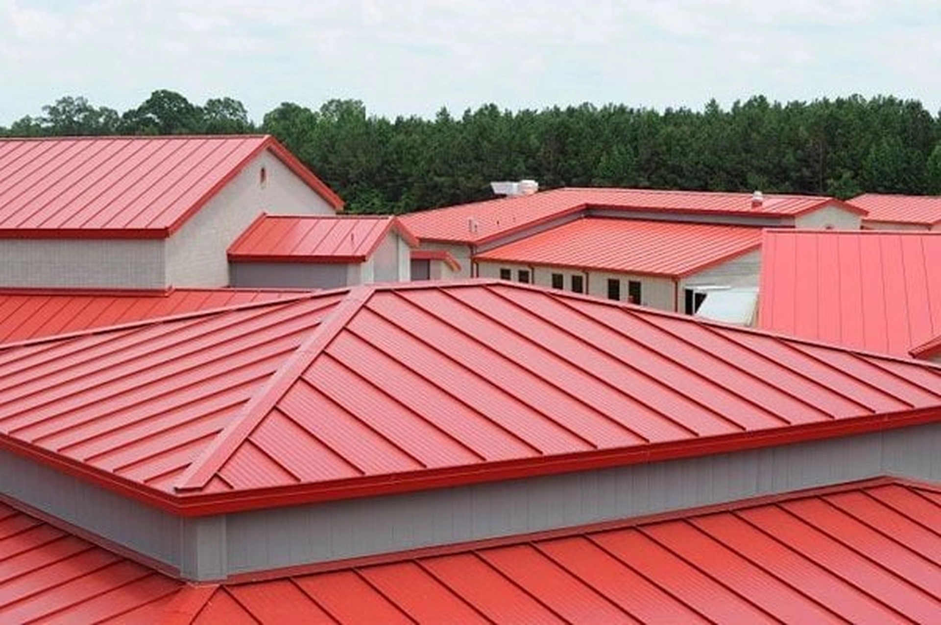 Tiết lộ cách xem ngày lợp mái tôn đẹp chuẩn phong thủy
