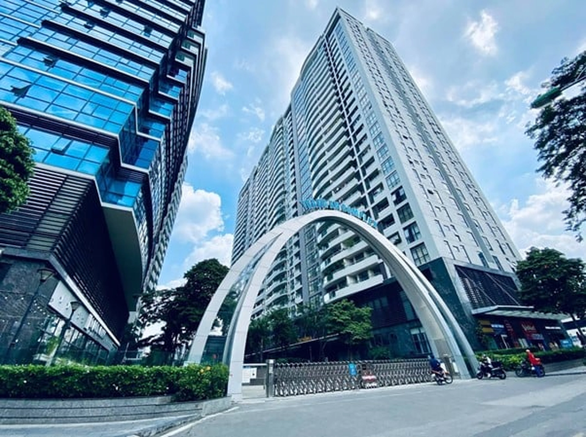 Có đủ chỗ đậu ôtô và xe máy tại Tràng An Complex không?
