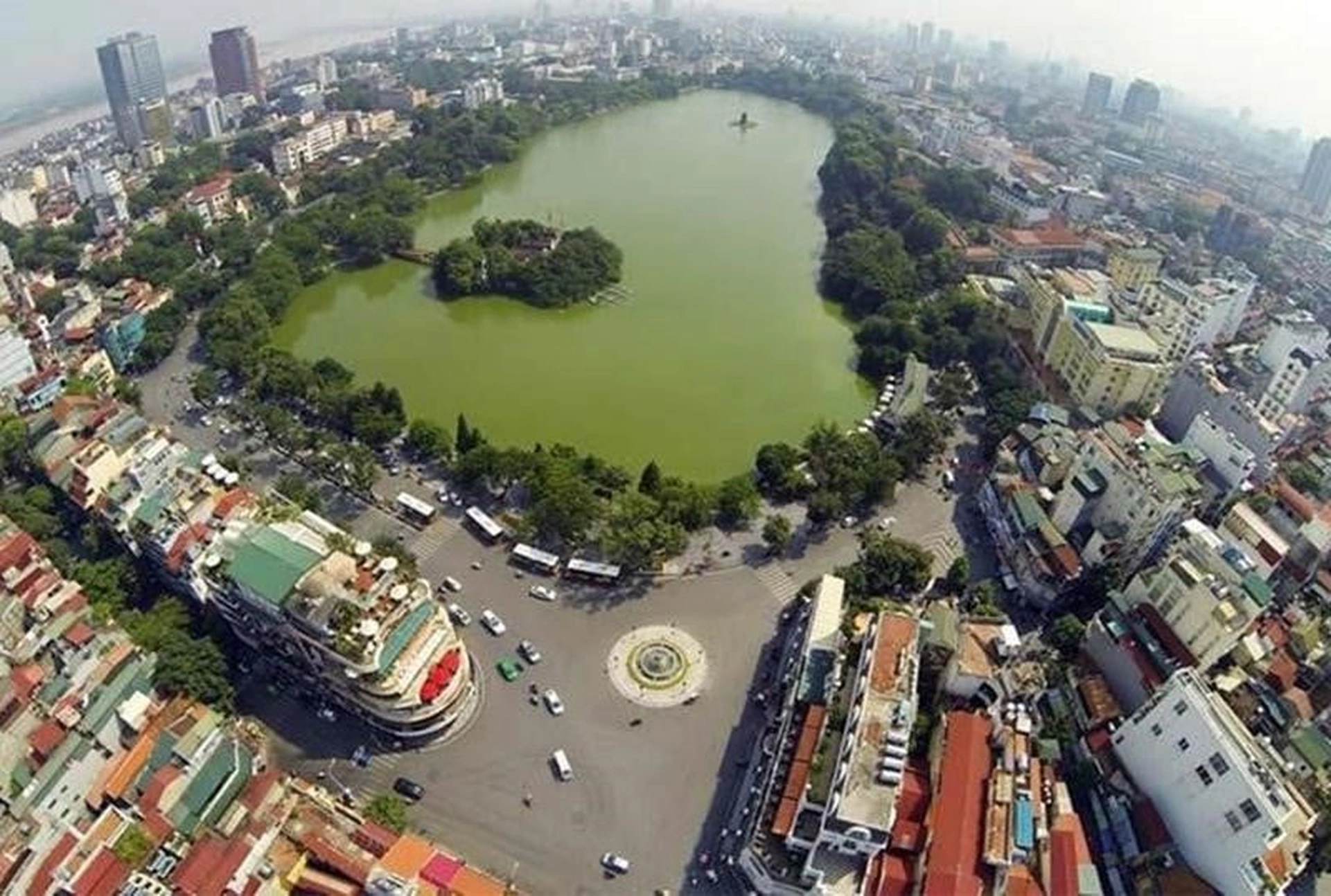 Giá bán nhà riêng, nguyên căn phố Cầu Gỗ, quận Hoàn Kiếm hiện tại là bao nhiêu?