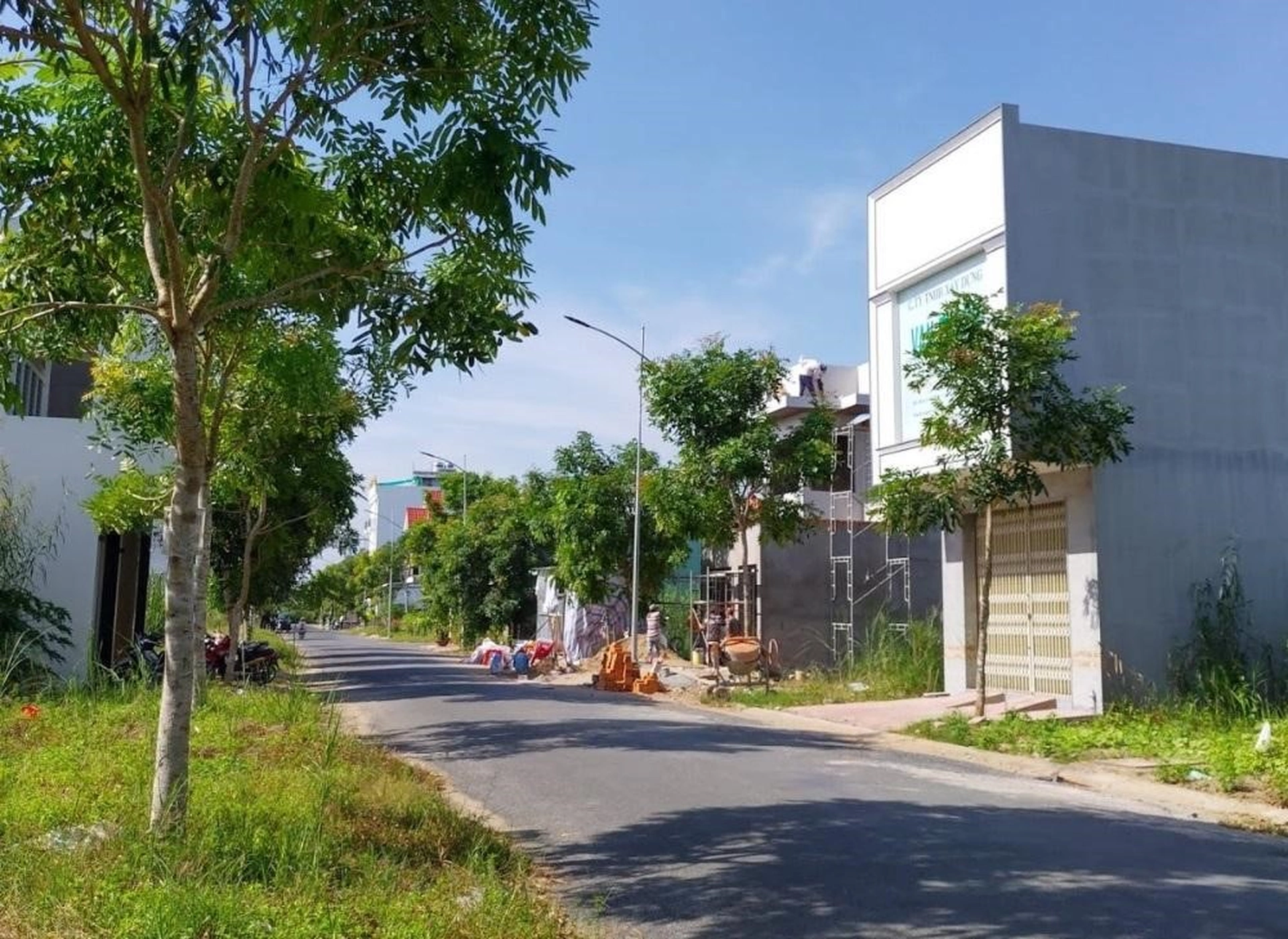 Thủ tục mua đất tái định cư có đơn giản không? Quy trình nộp thuế thế nào?