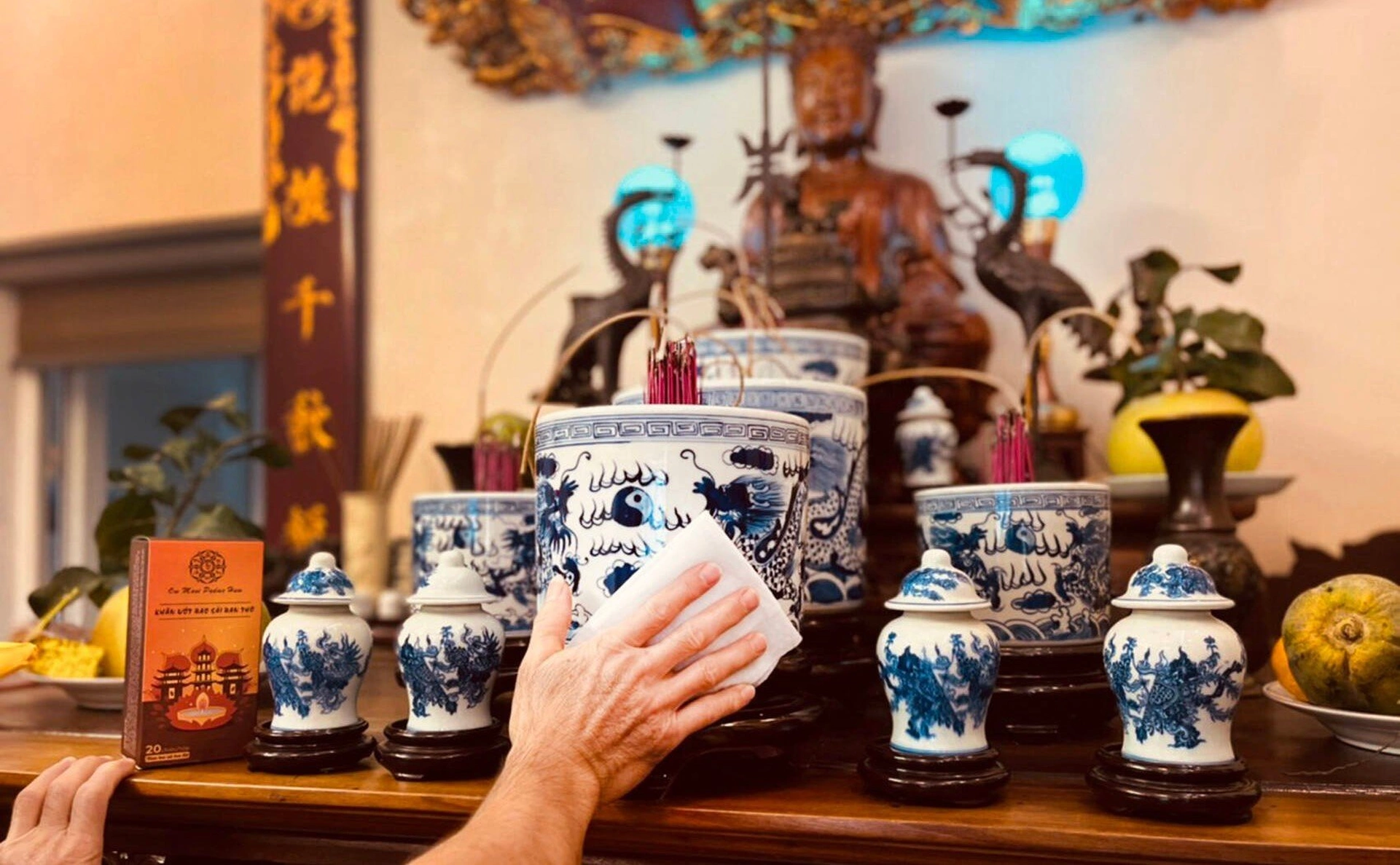 Quy tắc phong thủy bố trí bàn thờ 2 bát hương