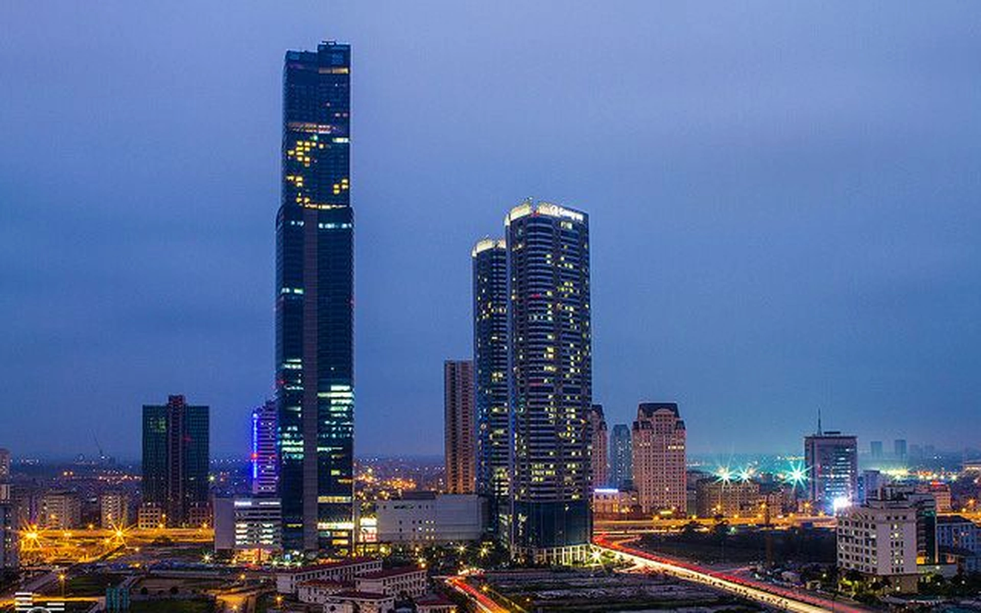So sánh giá bán căn hộ dự án Vinhomes Sky Lake và Keangnam Hanoi Landmark Tower
