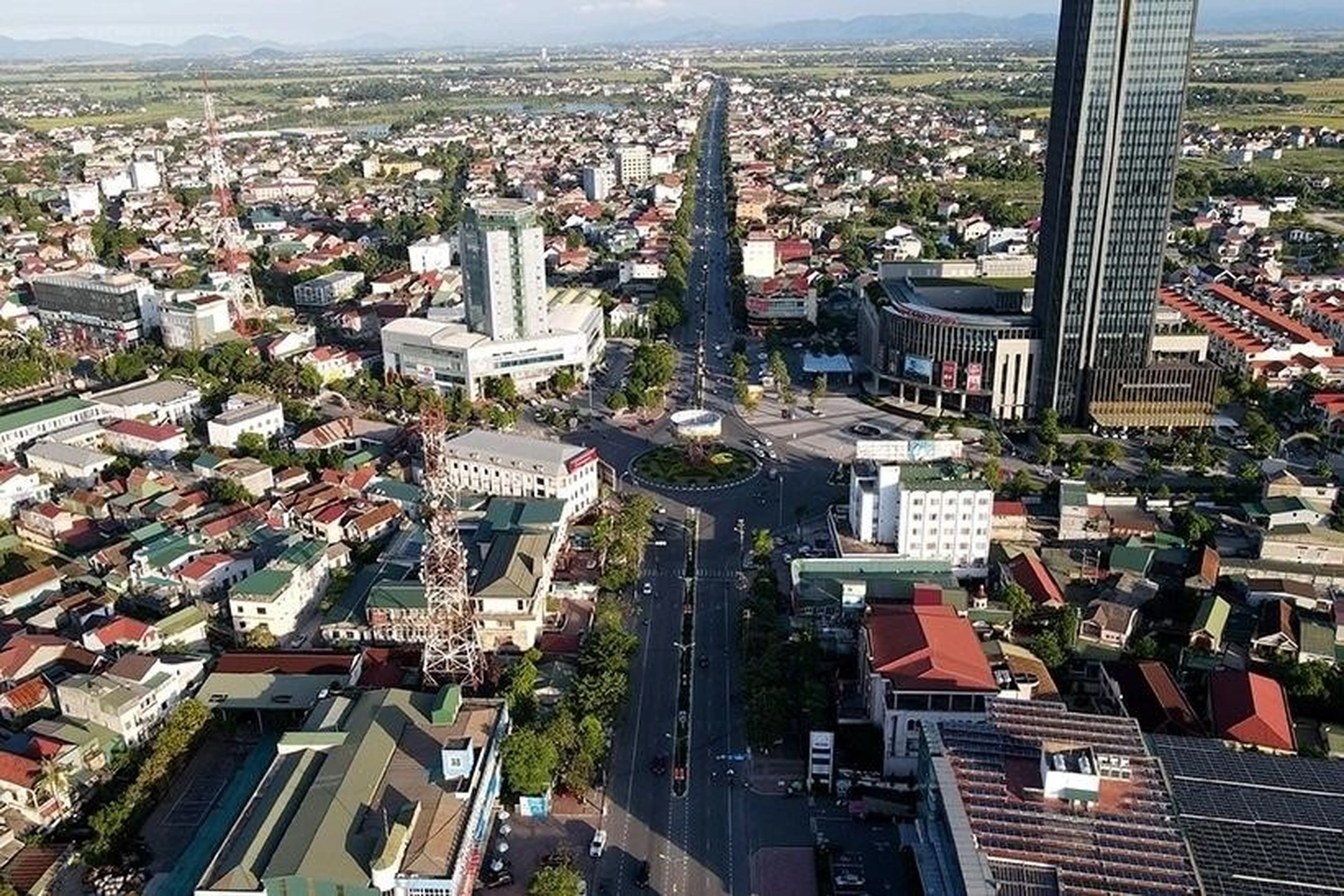 Nhà ở ngã tư đường có tốt không? Tiết lộ cách hóa giải phong thủy cực hiệu quả