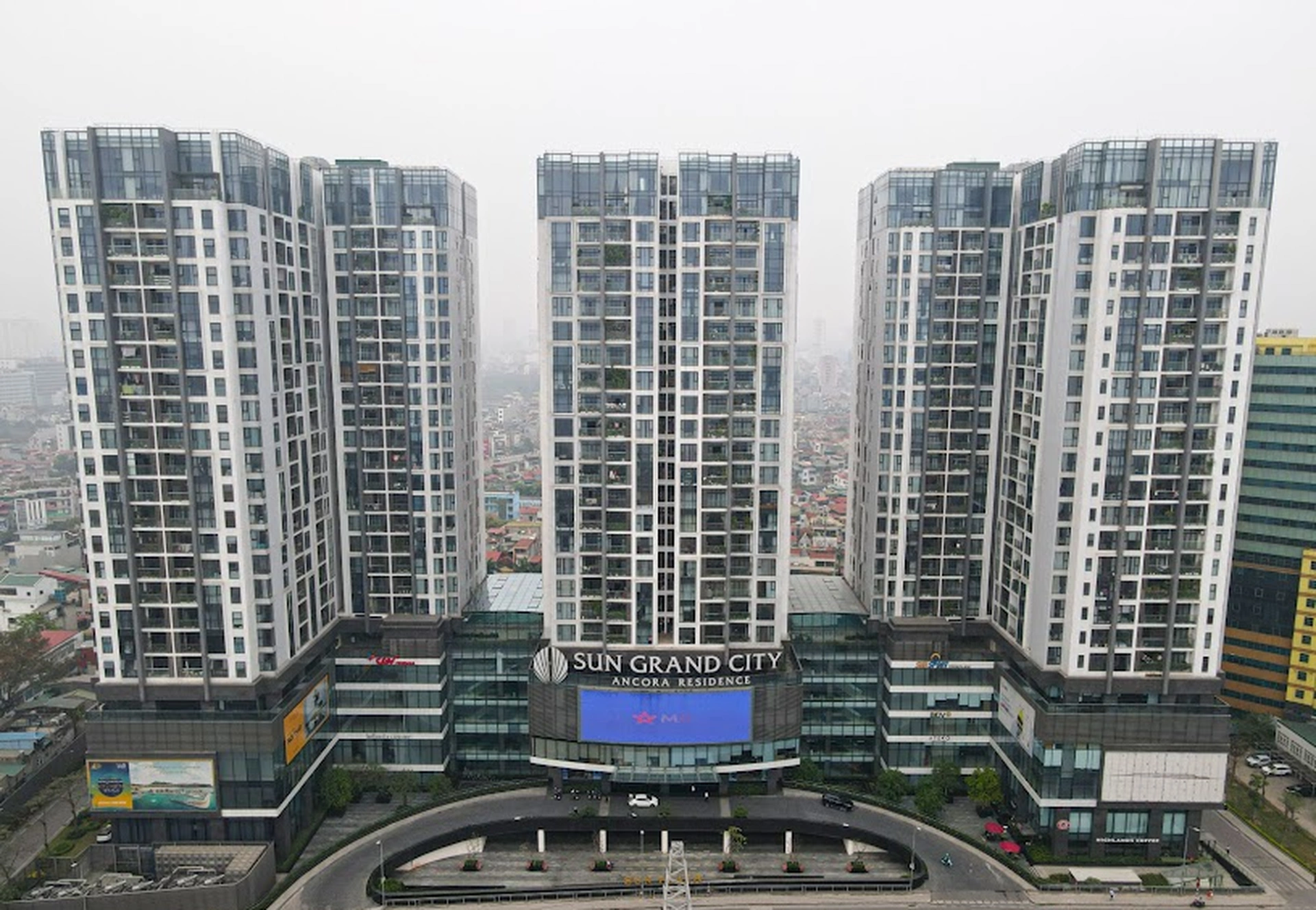 So sánh biến động giá của căn hộ chung cư UDIC Riverside và Sun Grand City Ancora Residence