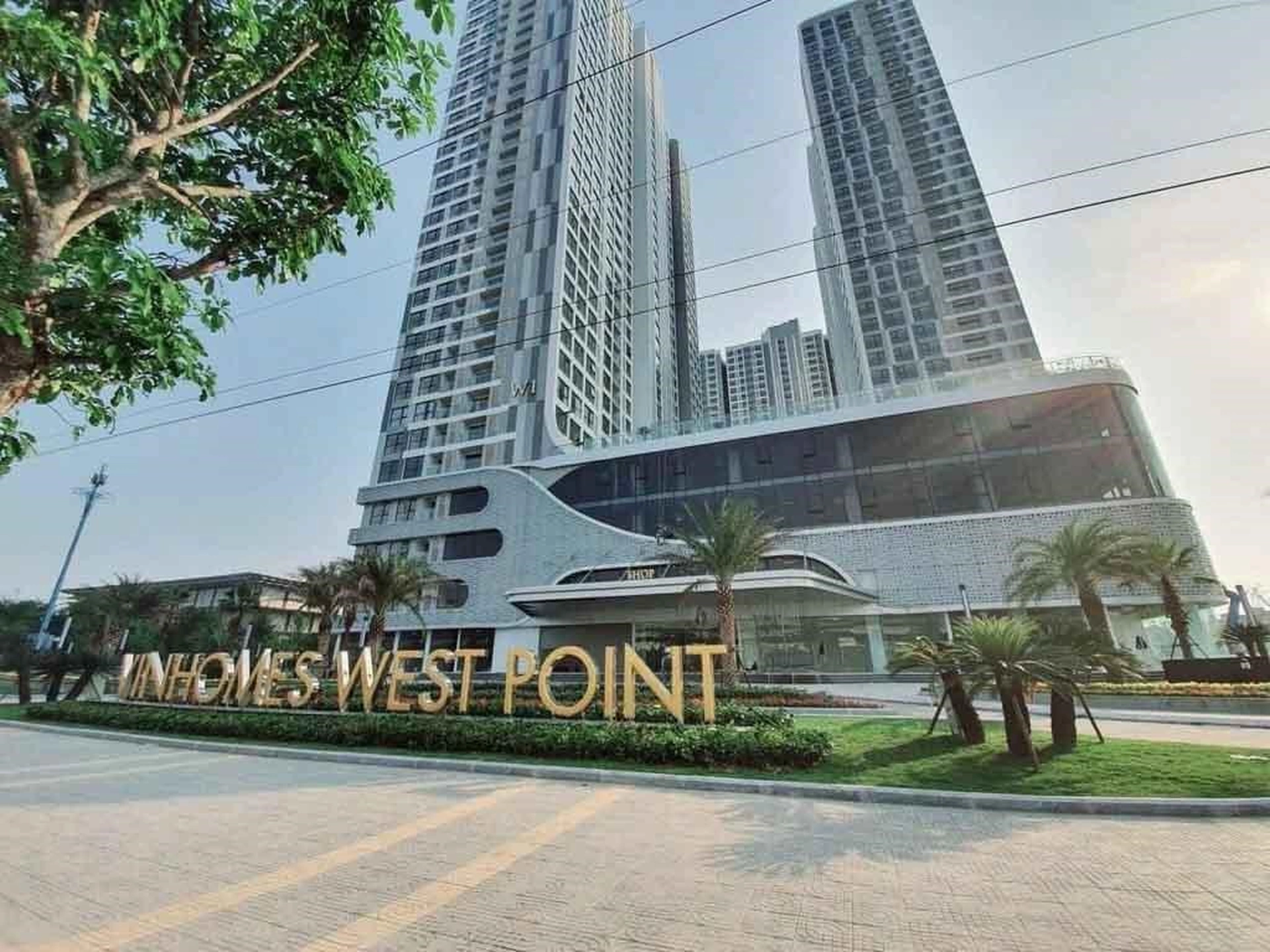 So sánh giá bán căn hộ dự án Vinhomes Sky Lake và Vinhomes West Point