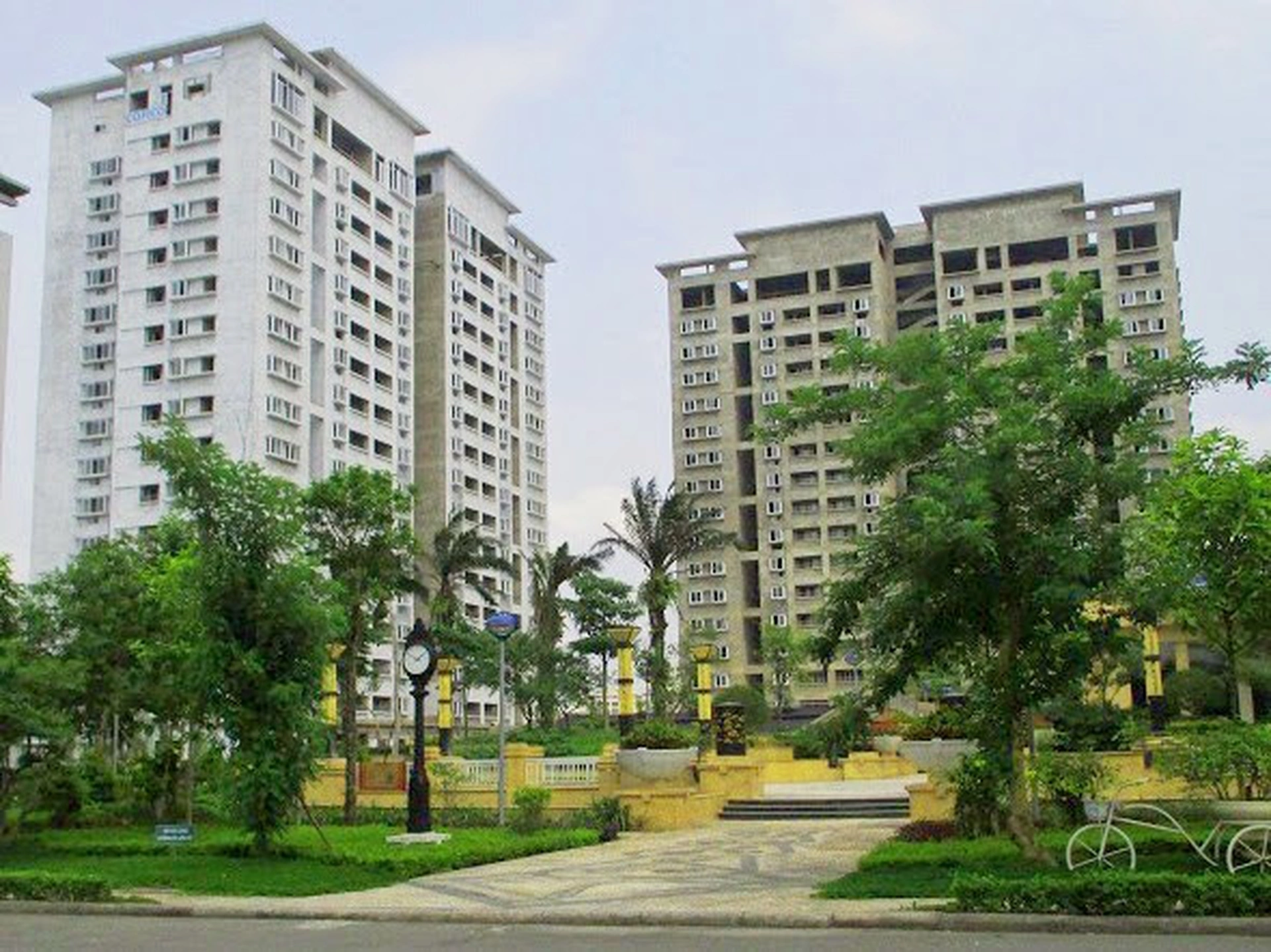 So sánh giá bán căn hộ dự án Green House Việt Hưng và Eco City Việt Hưng