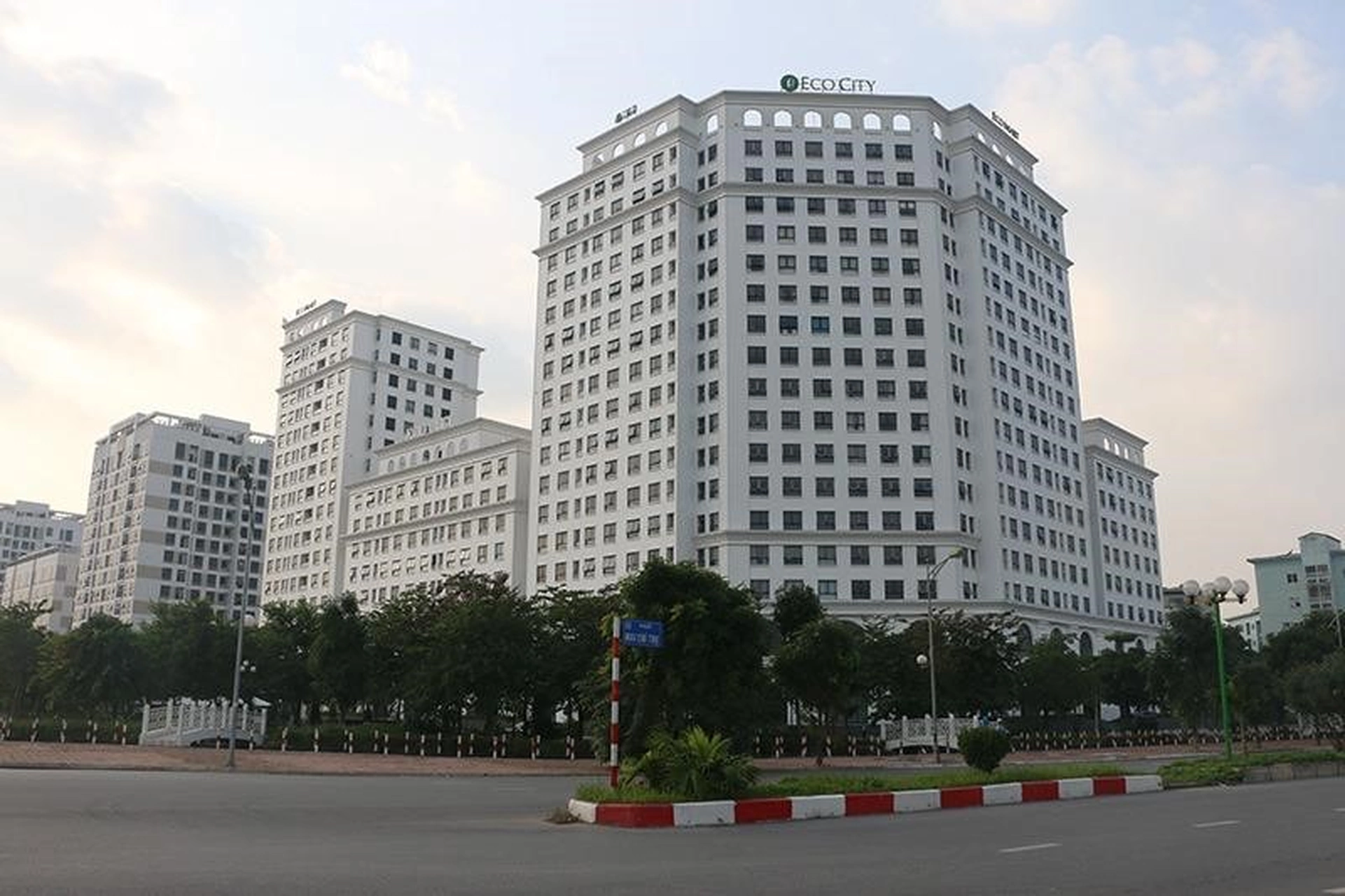 So sánh giá bán căn hộ dự án Ruby City CT2 và Eco City Việt Hưng