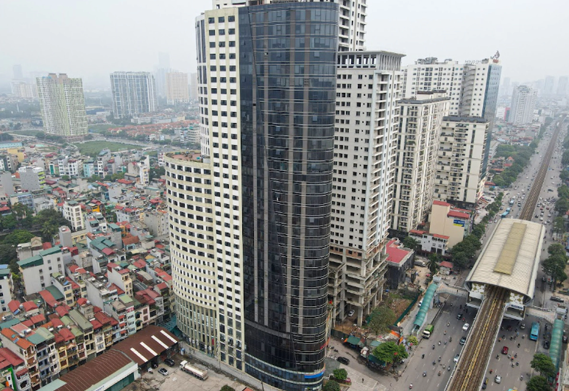 So sánh giá bán căn hộ dự án Hồ Gươm Plaza và Ellipse Tower