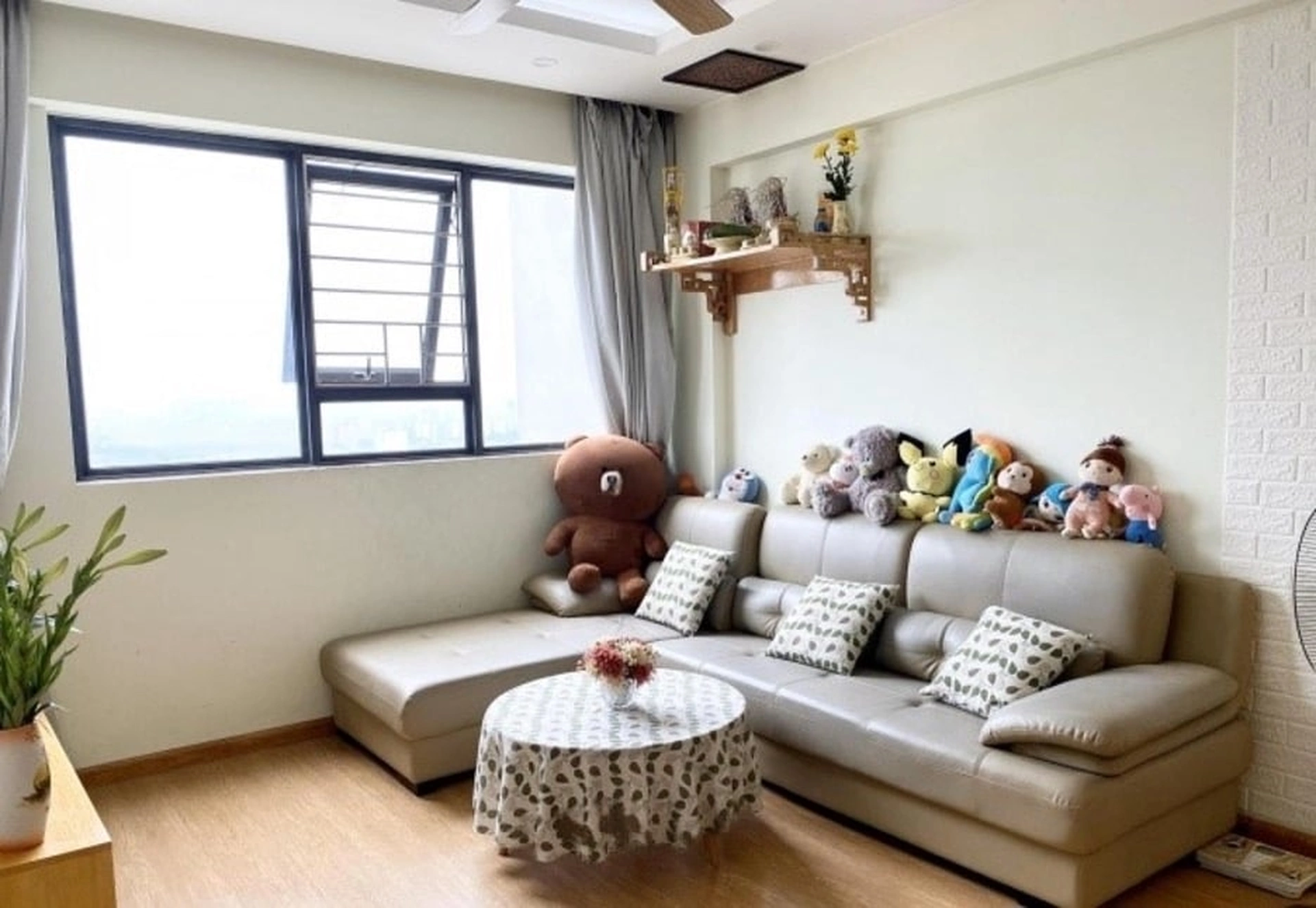 So sánh biến động giá của căn hộ chung cư VC2 Golden Silk và Golden Central Tower 