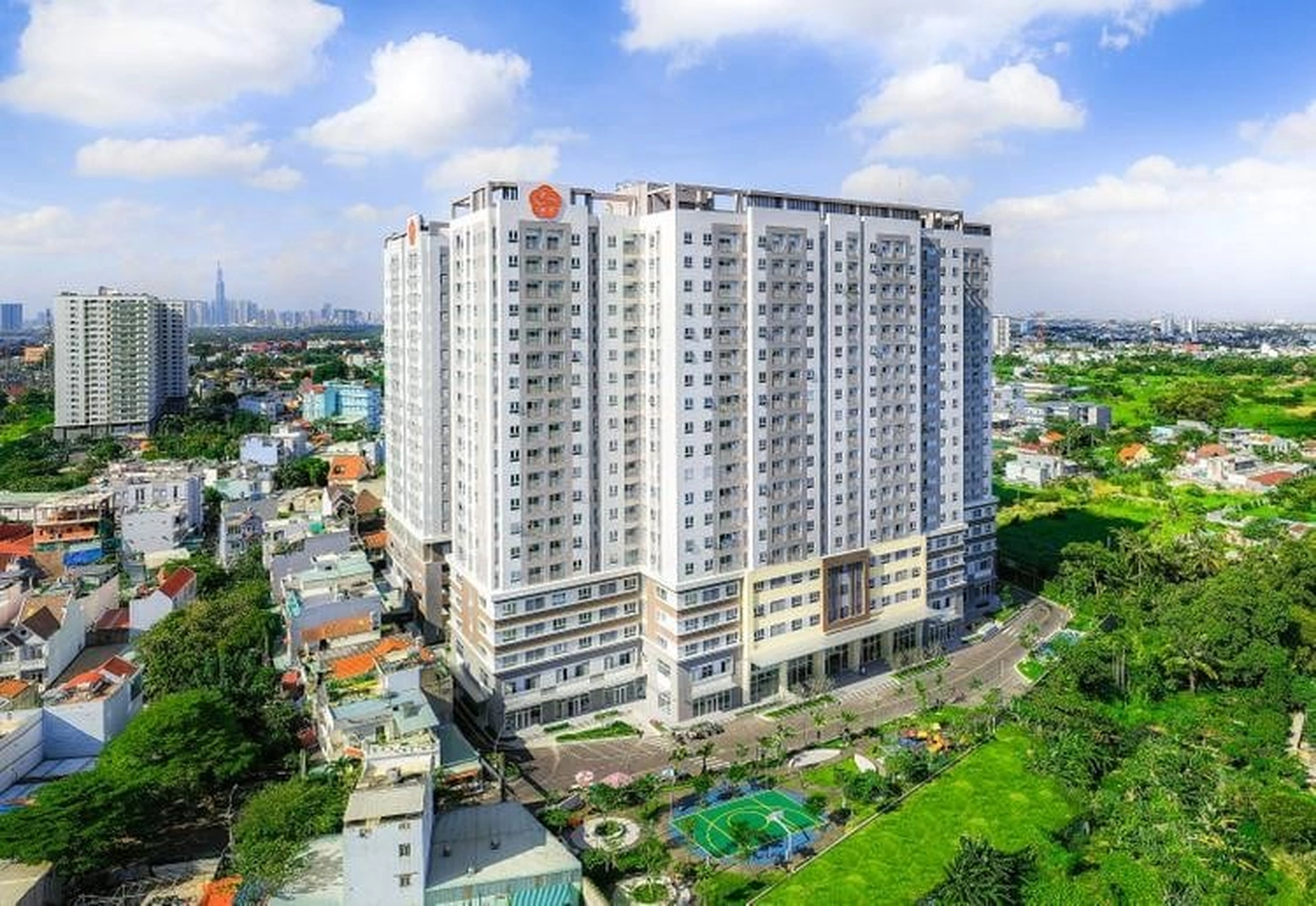 Có đủ chỗ đậu ôtô và xe máy chung cư Lavita Charm TP Thủ Đức không?