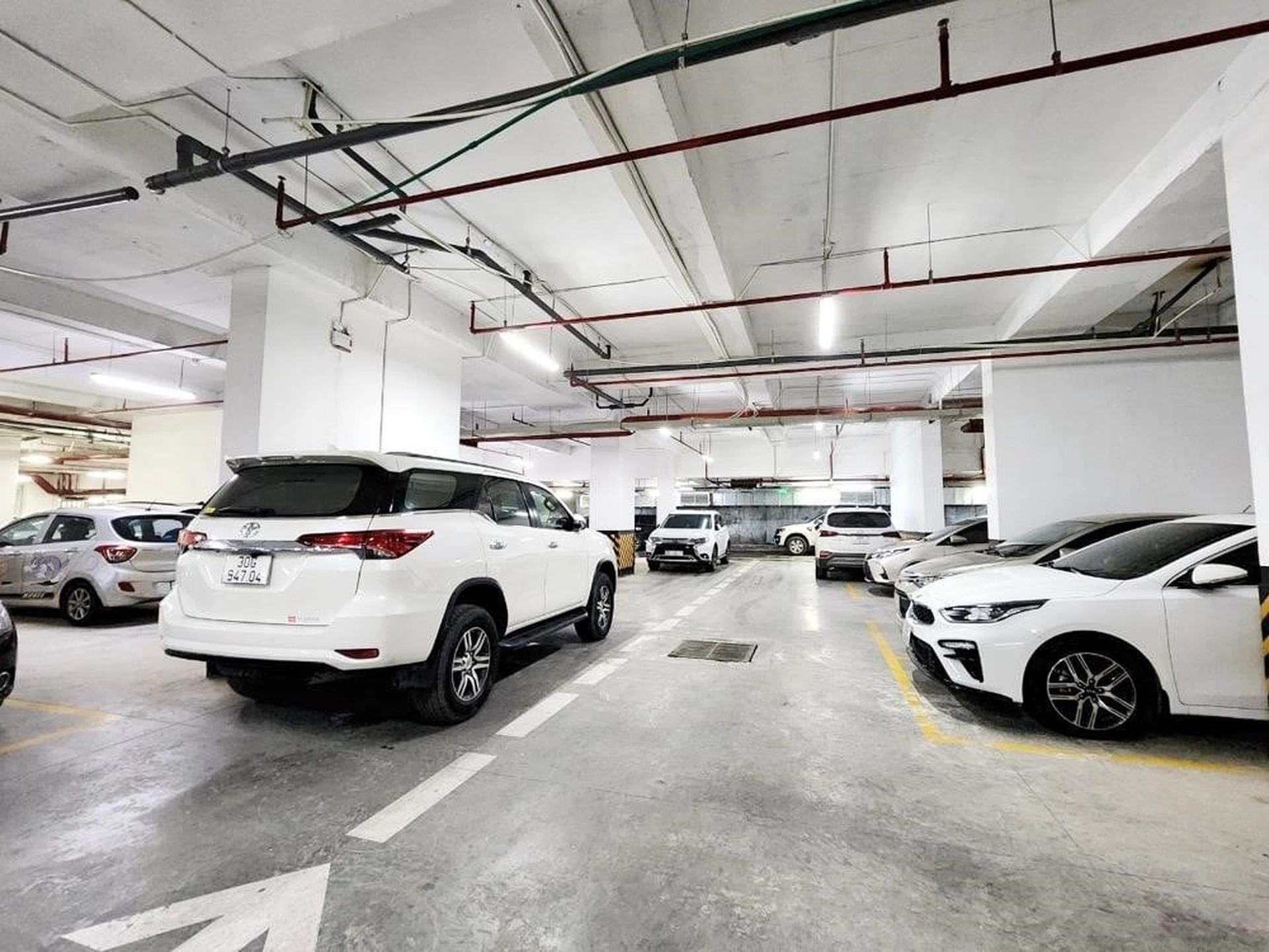 Có đủ chỗ đậu ôtô và xe máy tại chung cư FLC Garden City quận Nam Từ Liêm không?