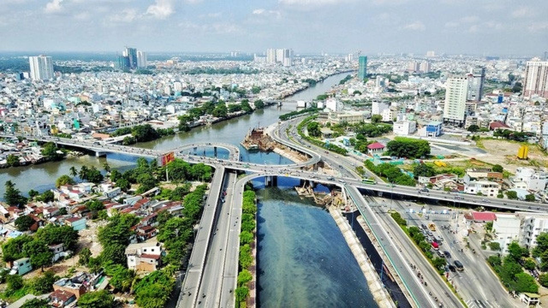 Giá bán nhà riêng đường Bến Vân Đồn, Quận 4, TP. HCM hiện tại là bao nhiêu?