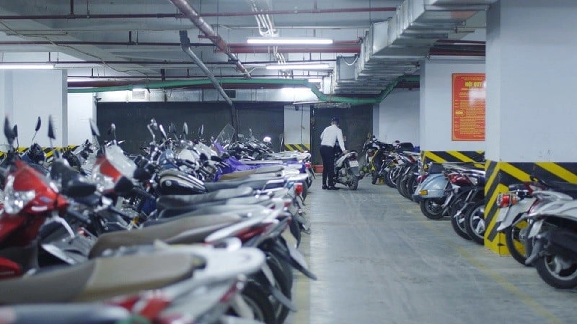 Có đủ chỗ đậu ôtô và xe máy tại chung cư Rivera Park quận Thanh Xuân không?