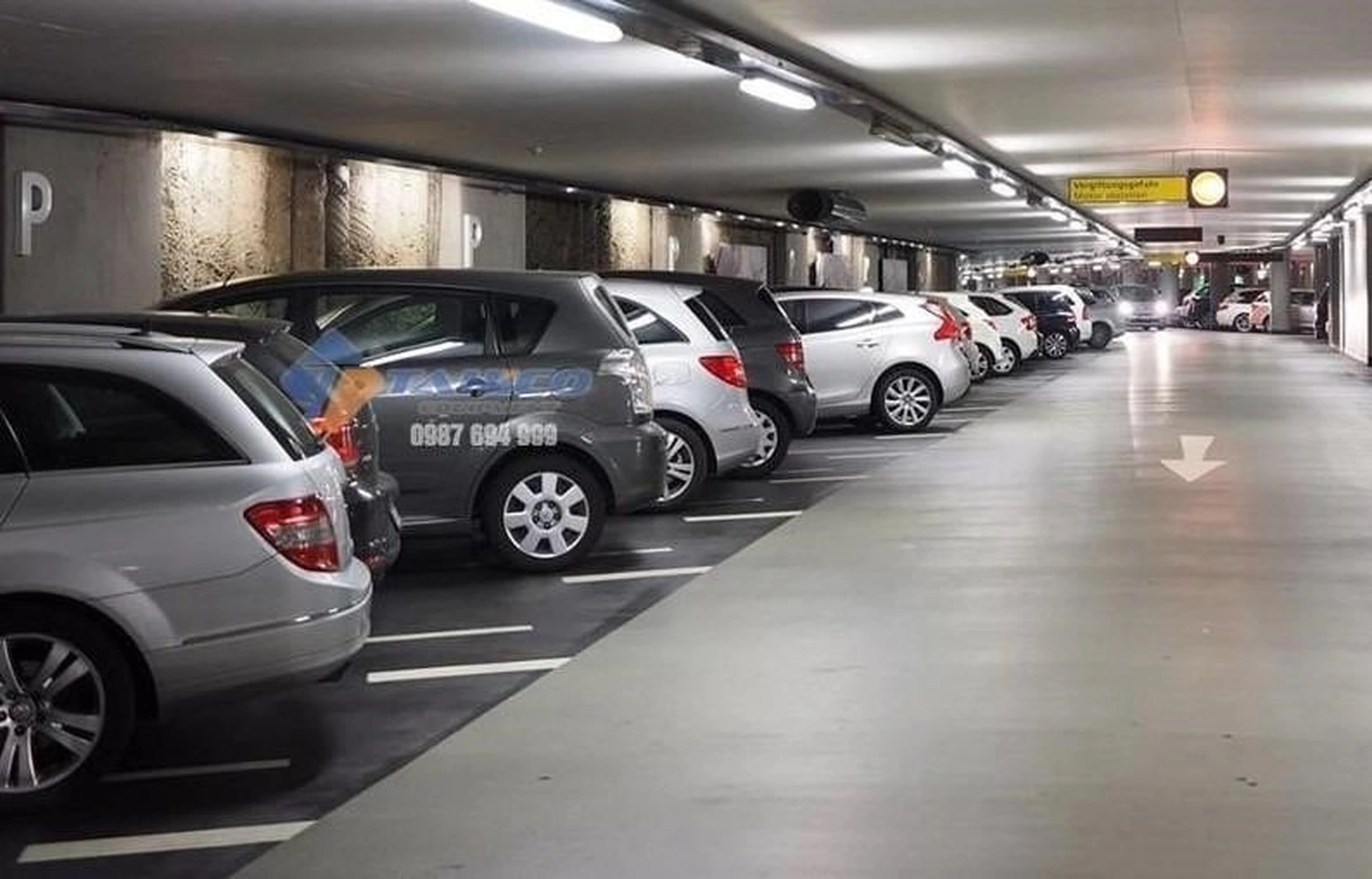 Có đủ chỗ đậu ôtô và xe máy tại chung cư Hapulico Complex quận Thanh Xuân không?