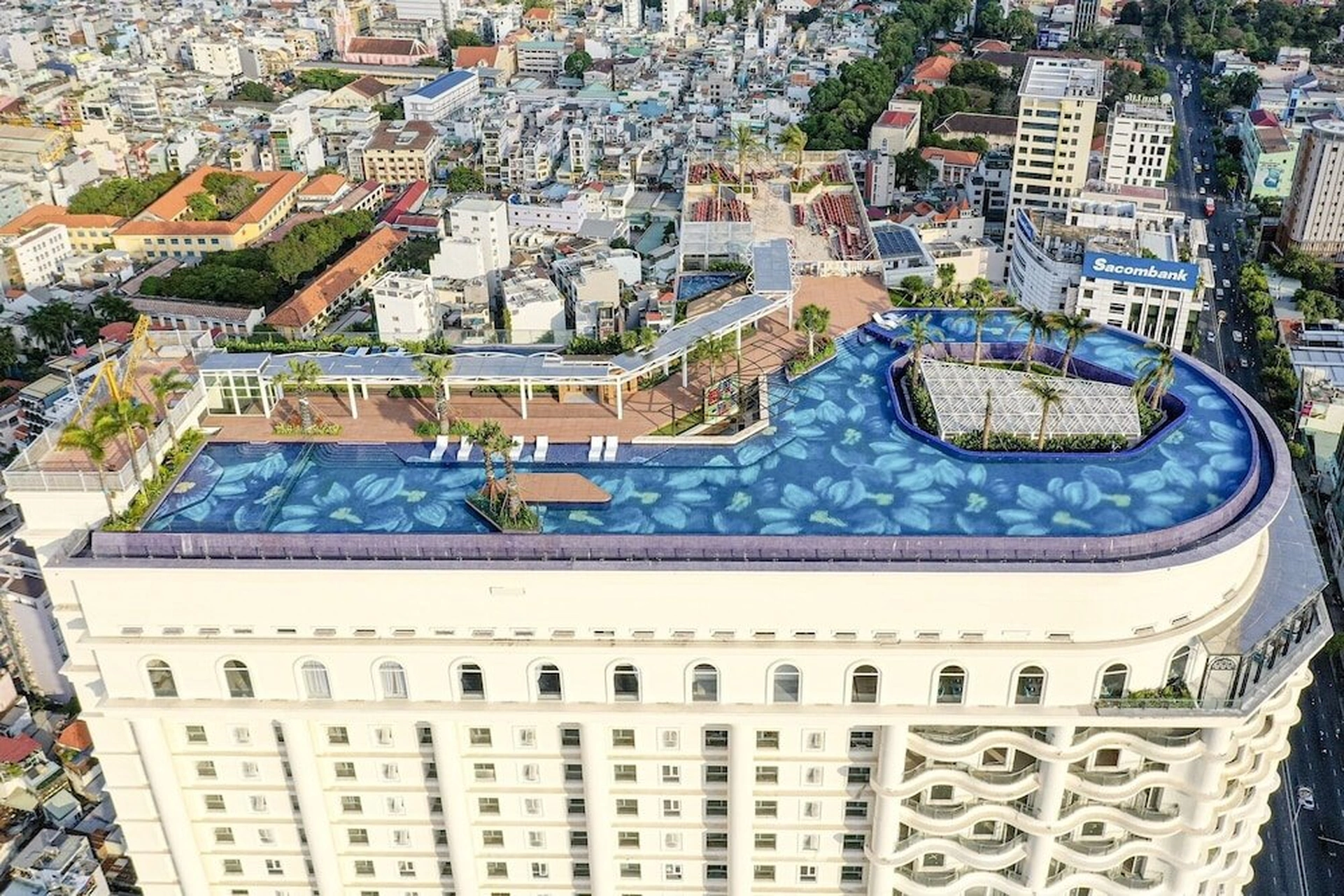 Có đủ chỗ đậu ôtô và xe máy chung cư Terra Royal Quận 3 không?
