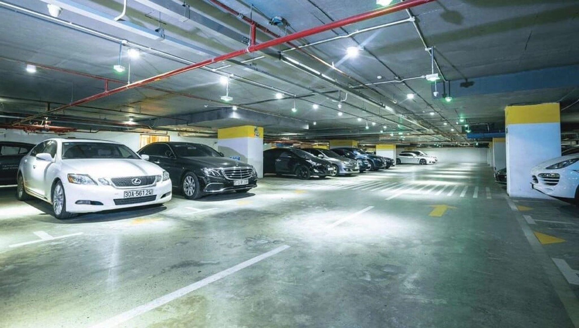 Có đủ chỗ đậu ô tô và xe máy chung cư Léman Luxury Apartments Quận 3 không? 