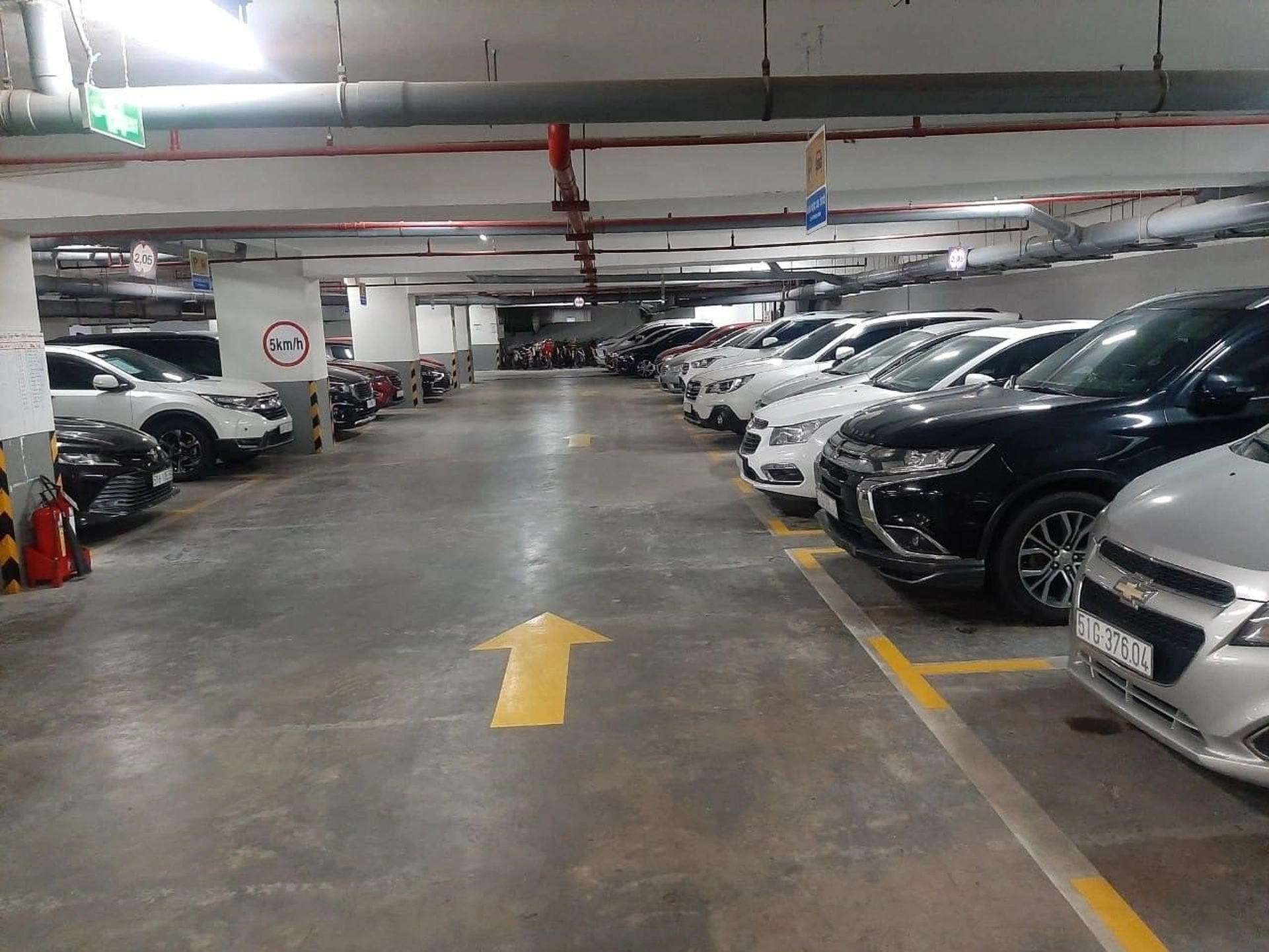 Có đủ chỗ đậu ôtô và xe máy chung cư La Astoria TP Thủ Đức không?