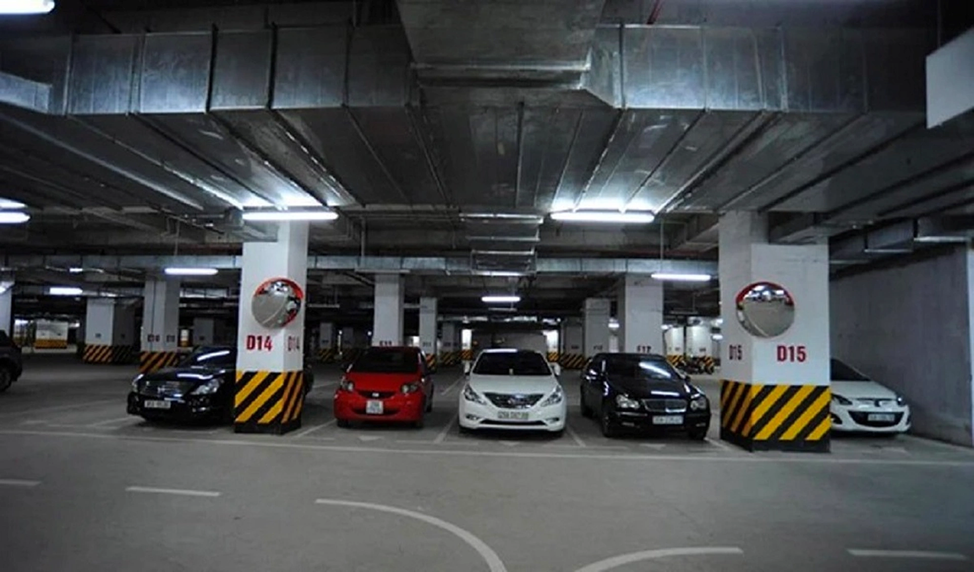 Có đủ chỗ đậu ôtô và xe máy chung cư HQC Hóc Môn không?