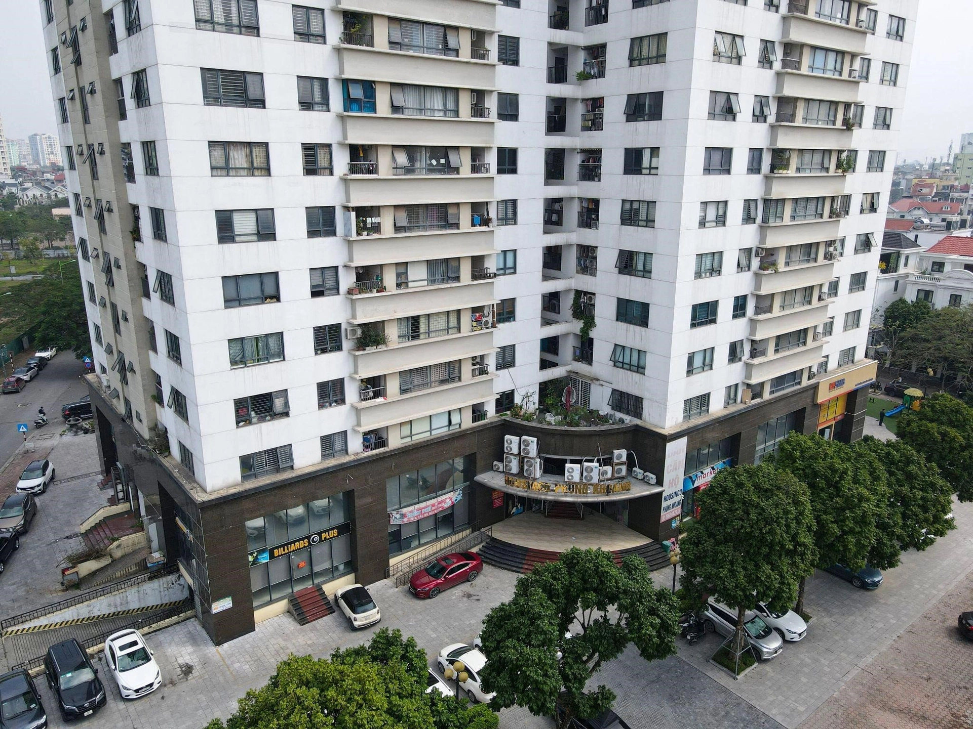Có đủ chỗ đậu ôtô và xe máy tại chung cư Housinco Phùng Khoang quận Nam Từ Liêm không?