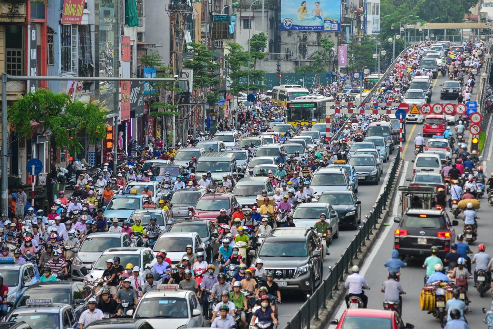Nhà mặt phố tại đường Giải Phóng, quận Thanh Xuân có giá bán bao nhiêu?