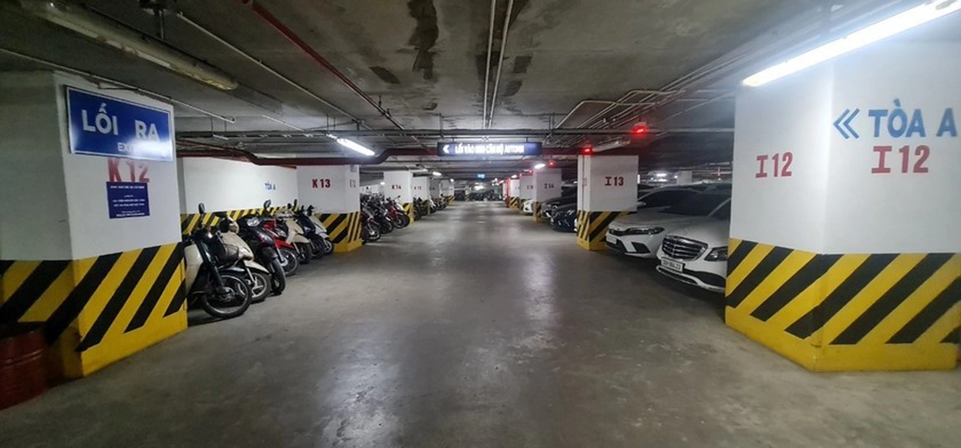 Có đủ chỗ đậu ôtô và xe máy chung cư RiverGate Residence Quận 4 không?