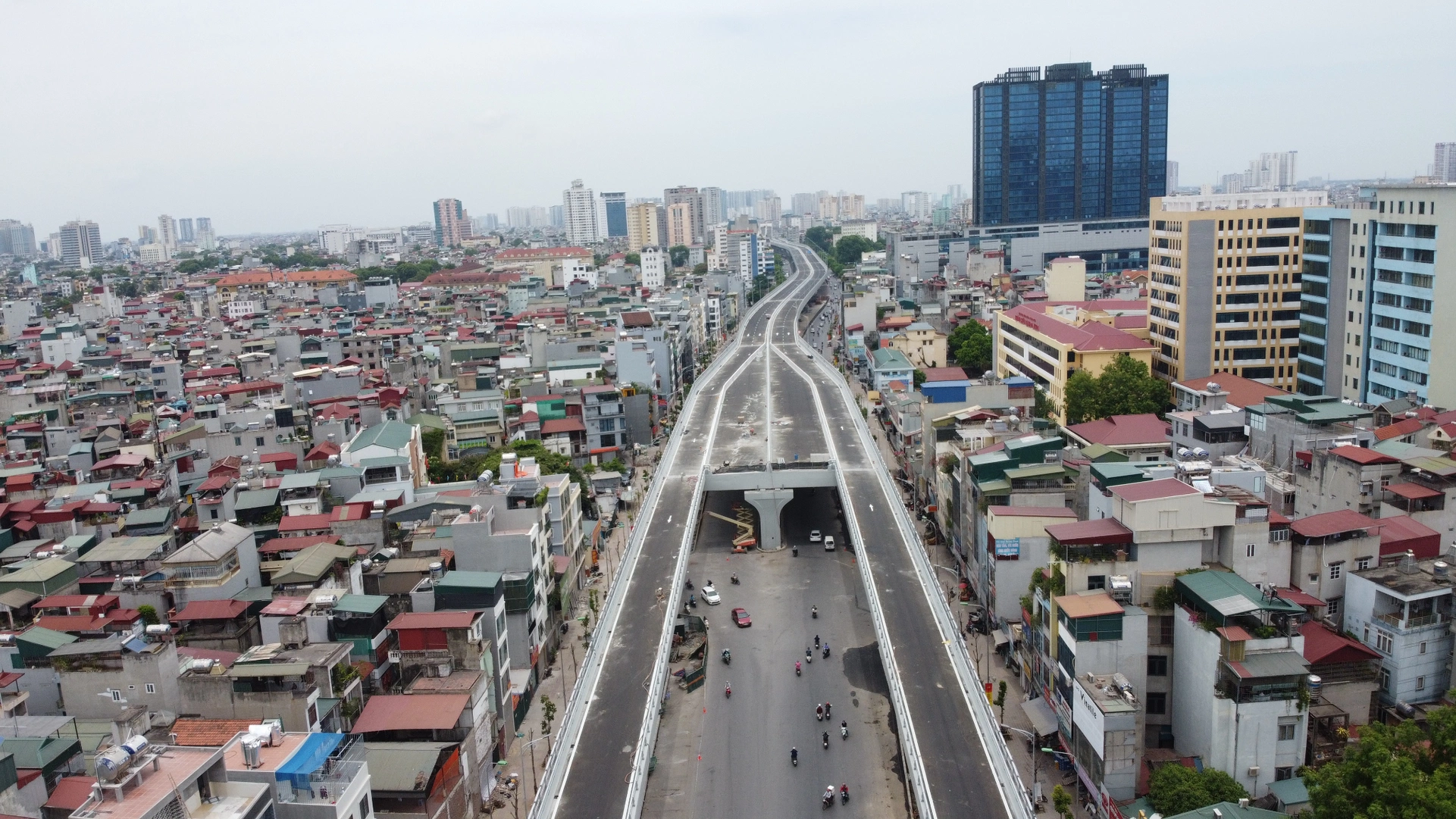 Nhà mặt ngõ cách đường Trường Chinh 5m, quận Thanh Xuân có giá bán bao nhiêu?