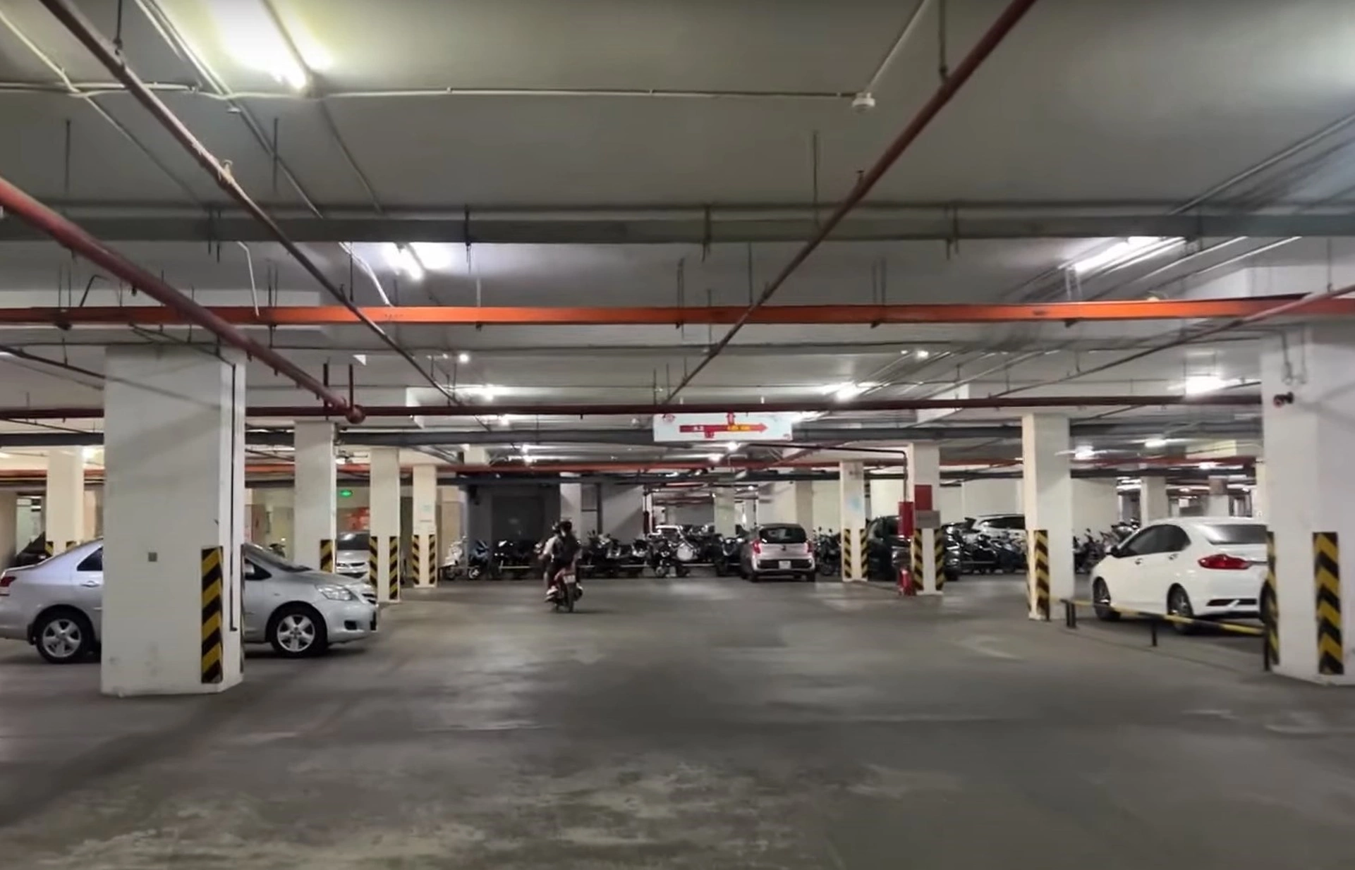 Có đủ chỗ đậu ôtô và xe máy chung cư The Era Town Quận 7 không?